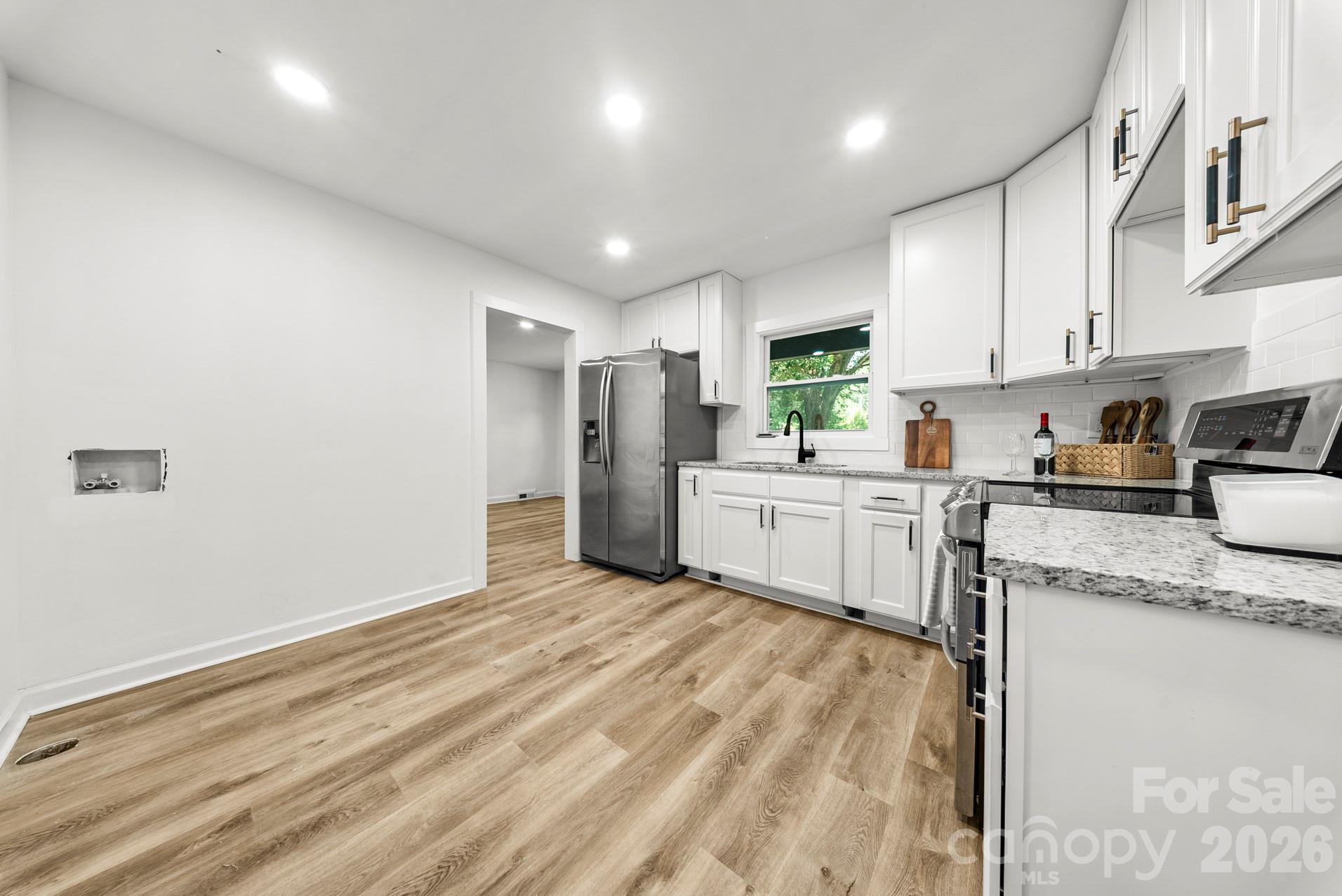 2500 Markham Court Property Photo 8
