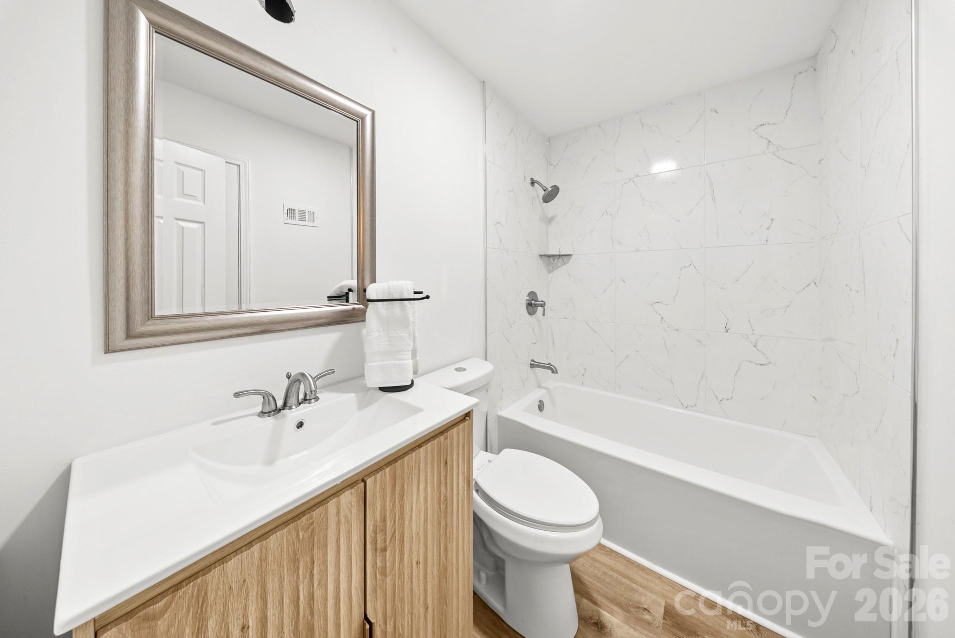2500 Markham Court Property Photo 11