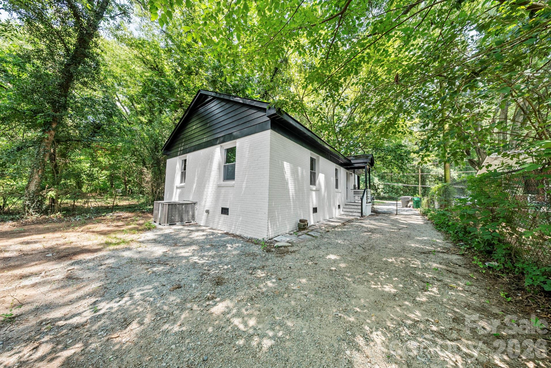 2500 Markham Court Property Photo 15