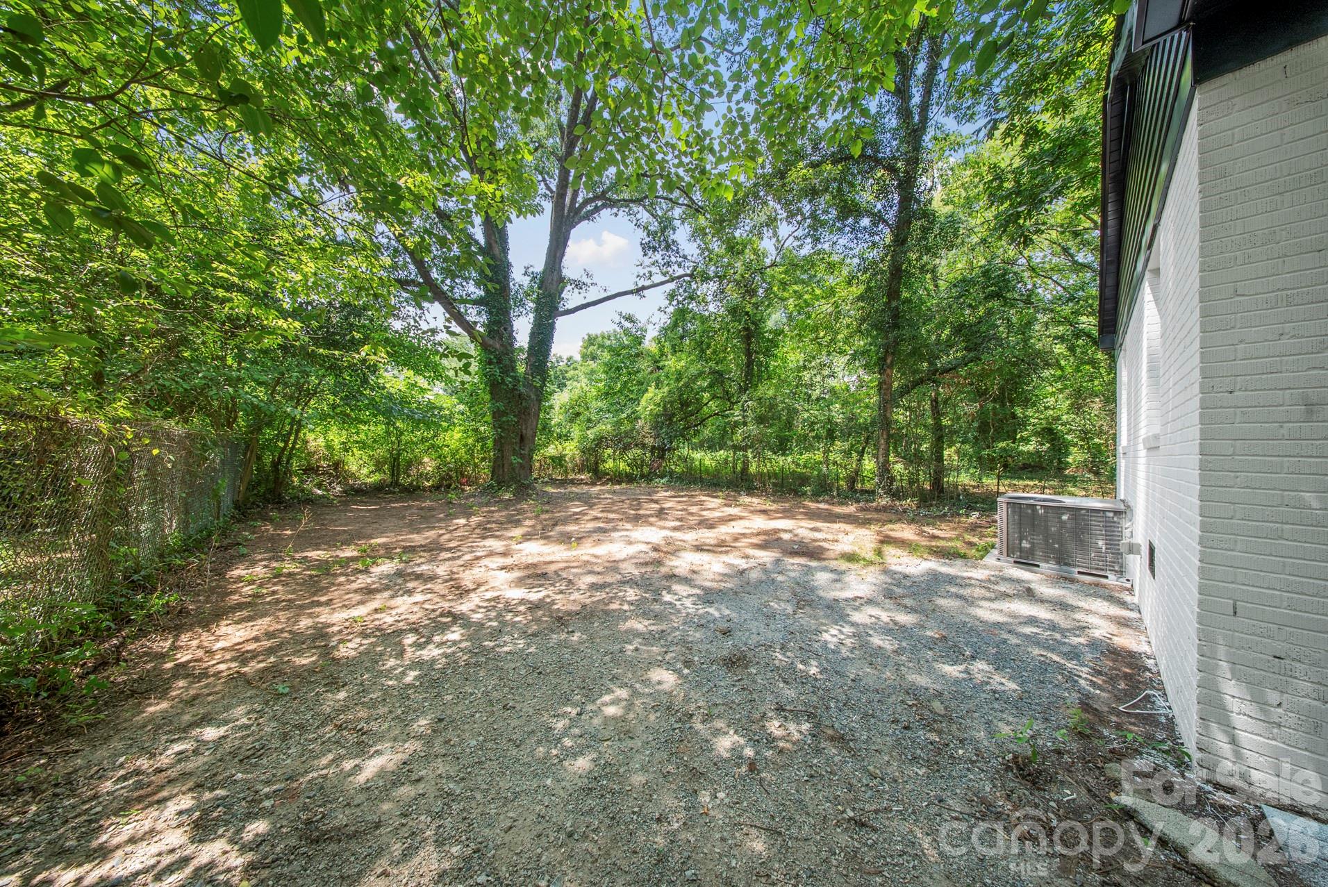 2500 Markham Court Property Photo 16