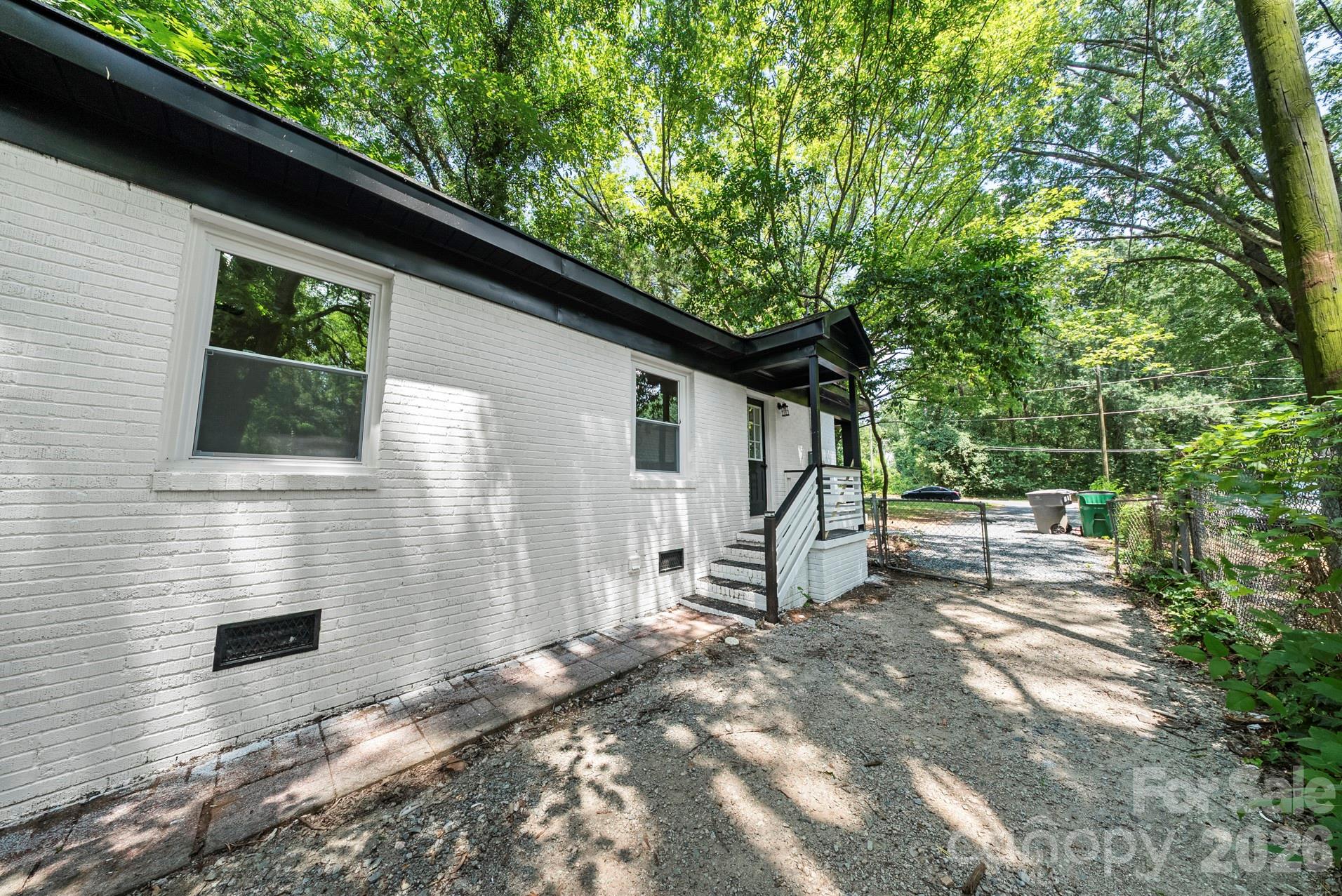 2500 Markham Court Property Photo 17