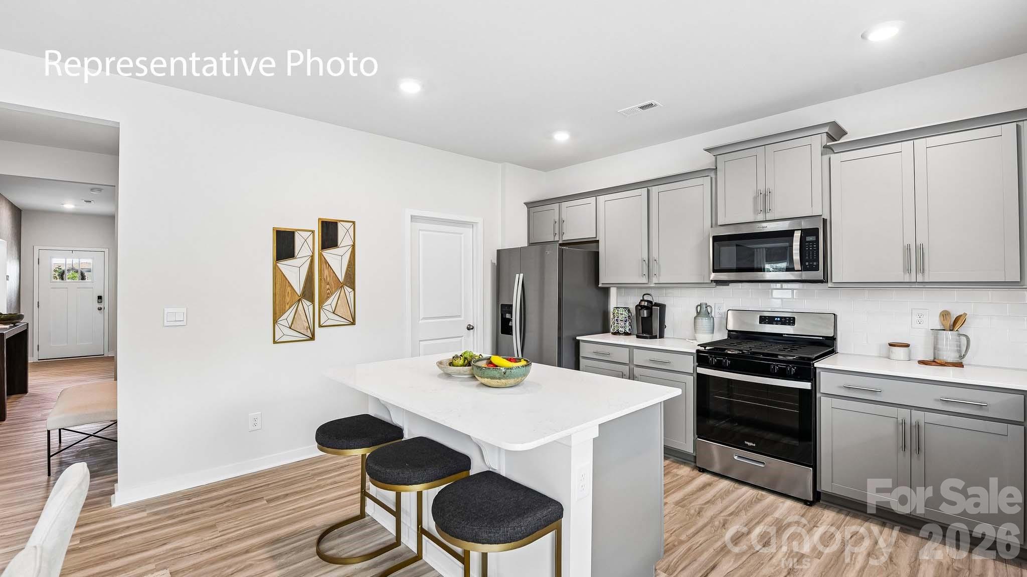 451 Dazzle Loop Property Photo 5