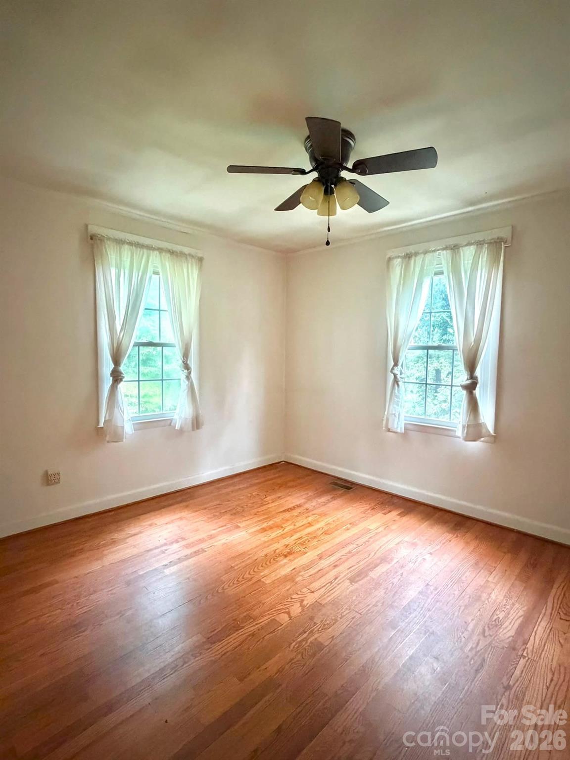 1132 S Rutherford Street Property Photo 6