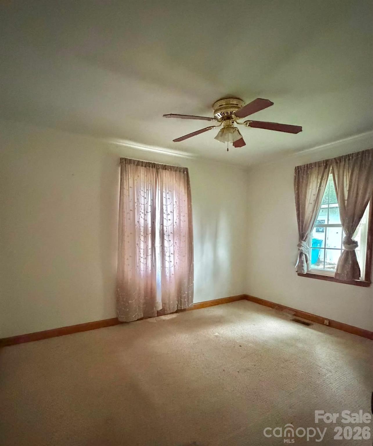 1132 S Rutherford Street Property Photo 7