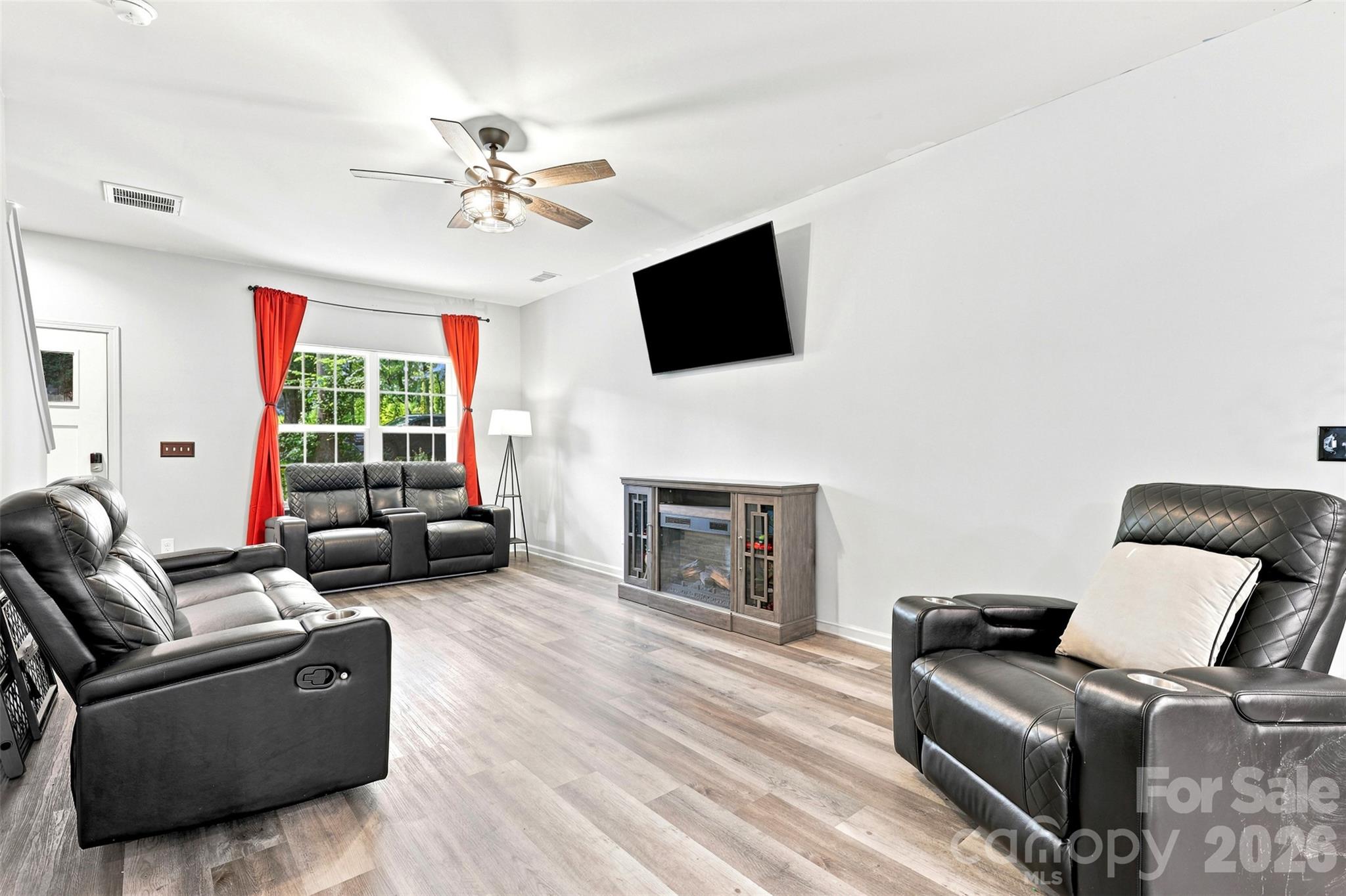 313 Bell Street Property Photo 5
