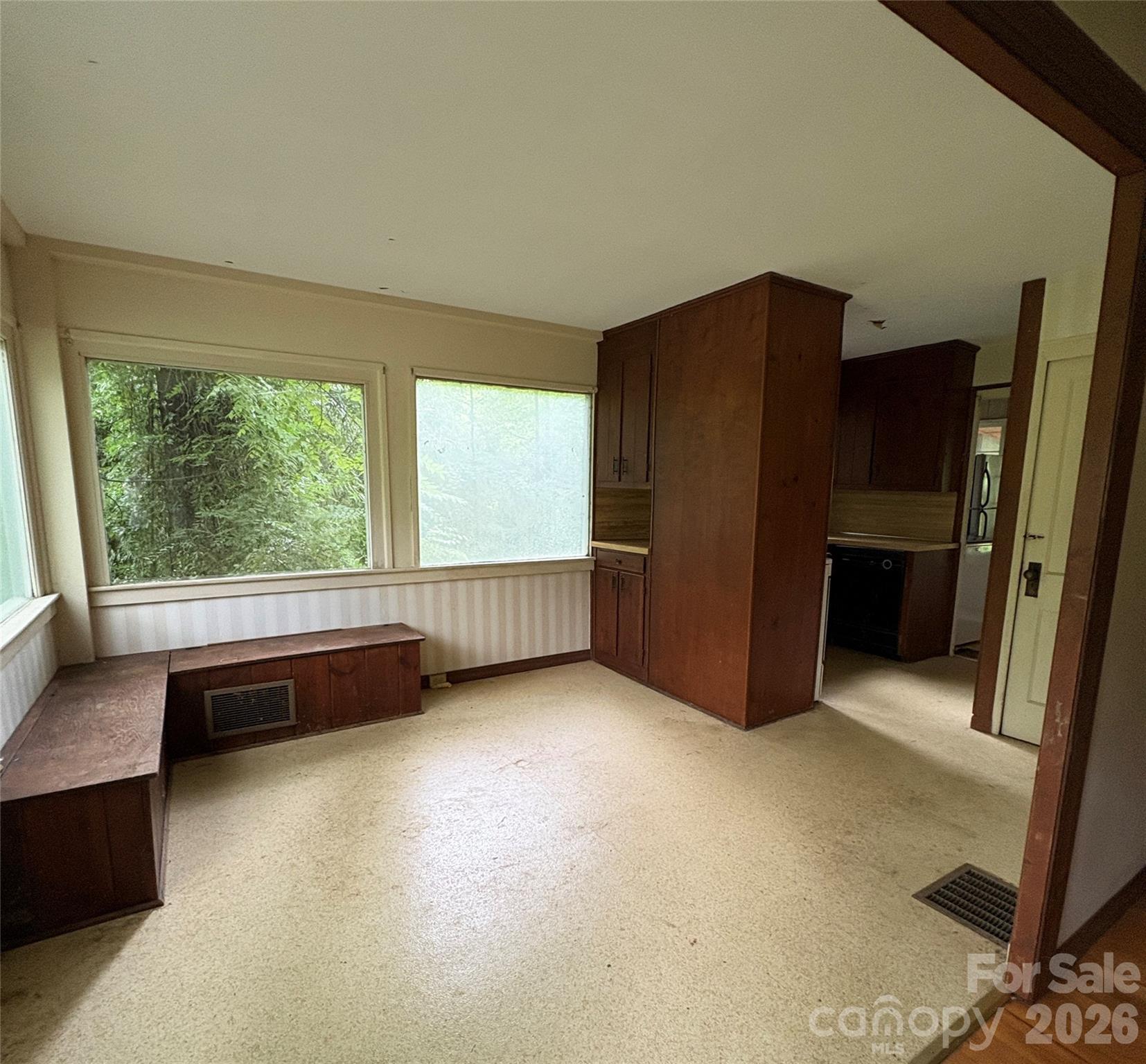 912 Halstead Boulevard 1-8 Property Photo 8