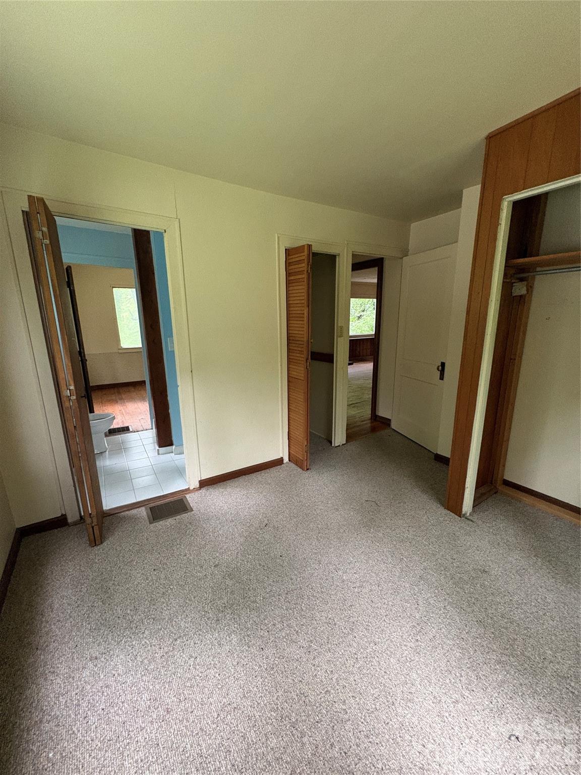 912 Halstead Boulevard 1-8 Property Photo 11