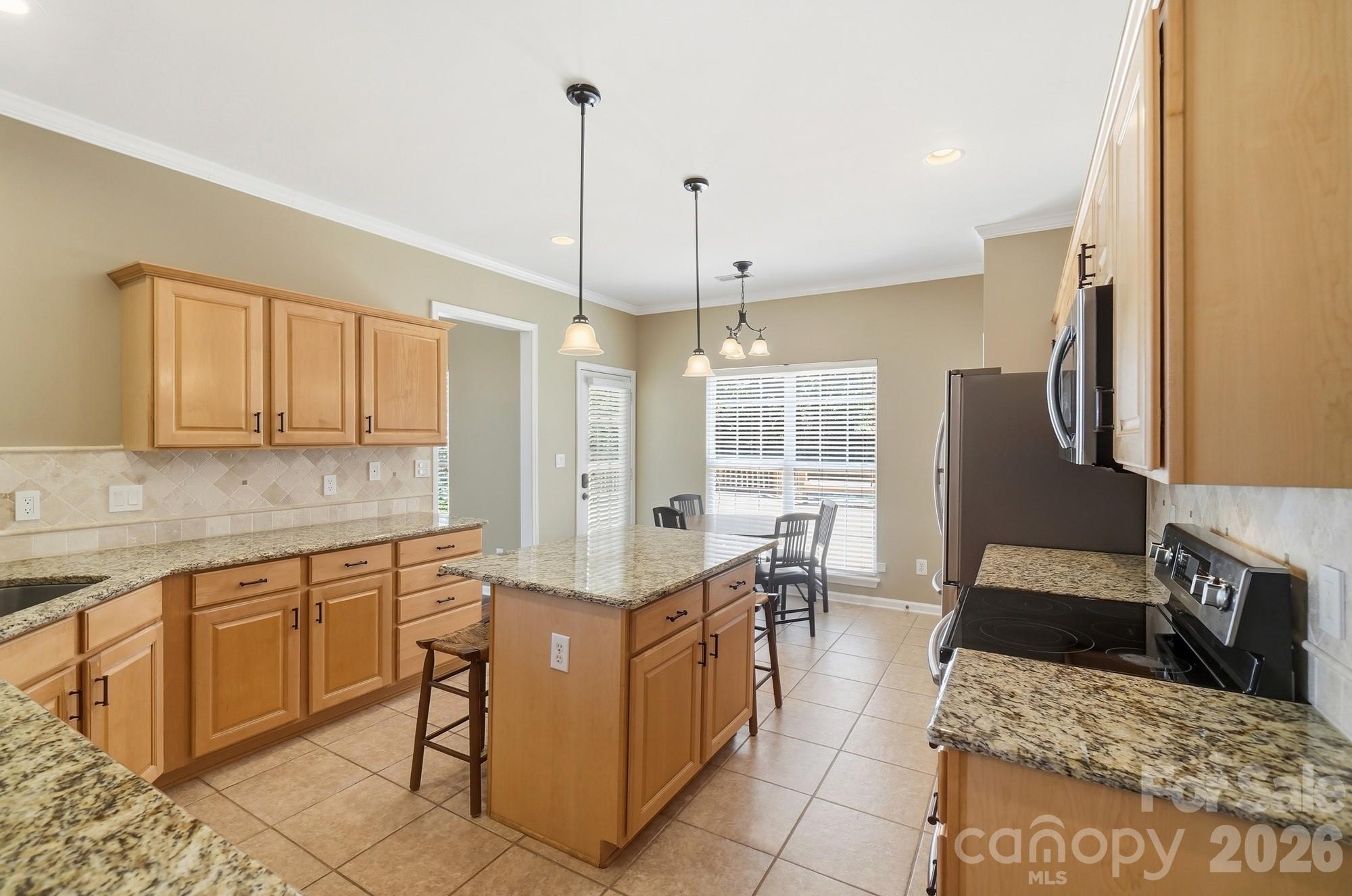 7015 Lenhart Drive Property Photo 11