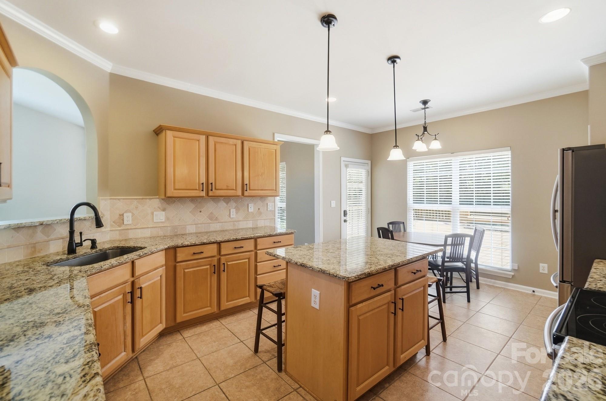 7015 Lenhart Drive Property Photo 12