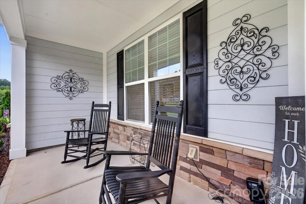 10515 Sweethaven Lane Property Photo 5