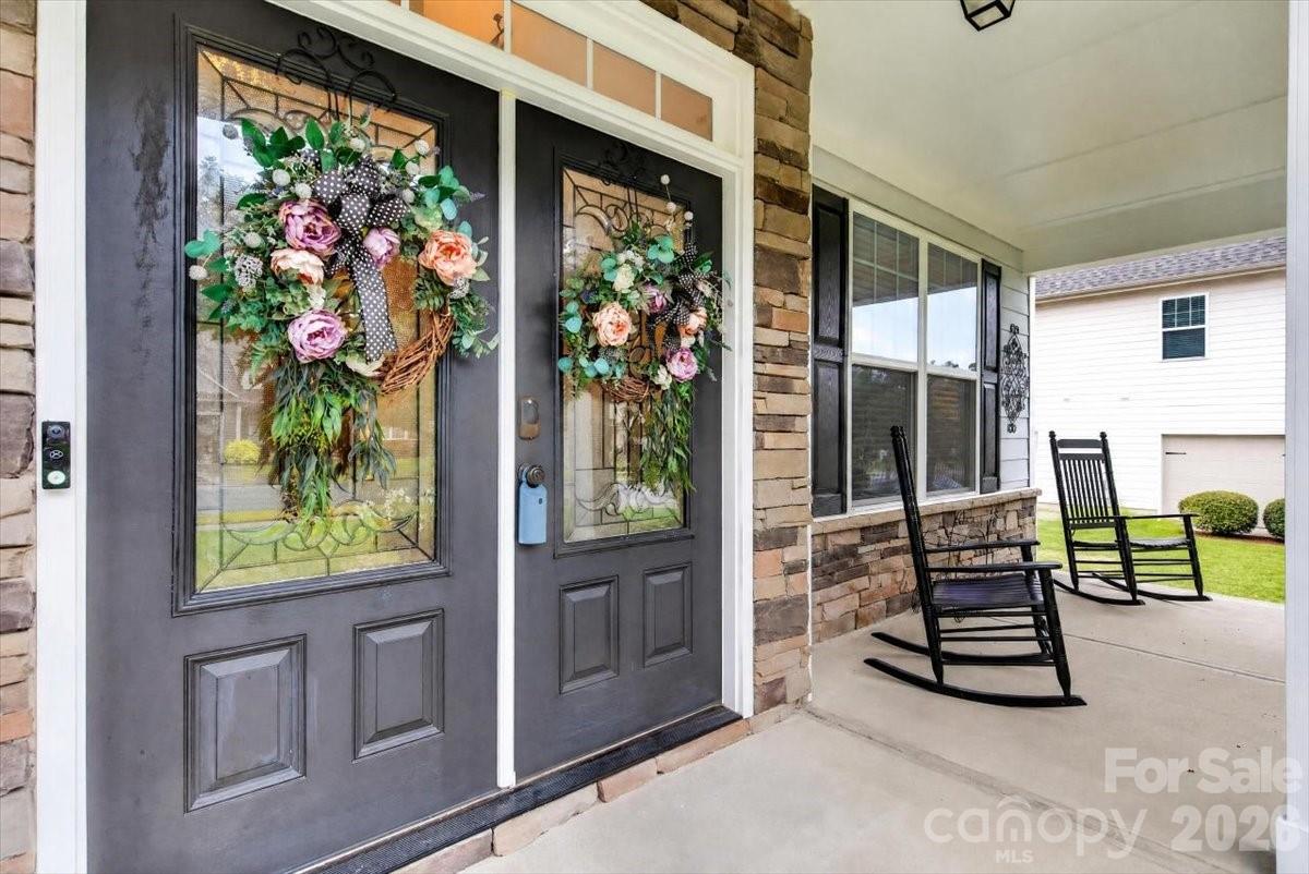 10515 Sweethaven Lane Property Photo 6