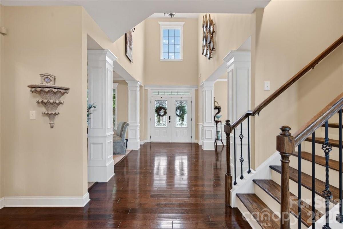 10515 Sweethaven Lane Property Photo 7