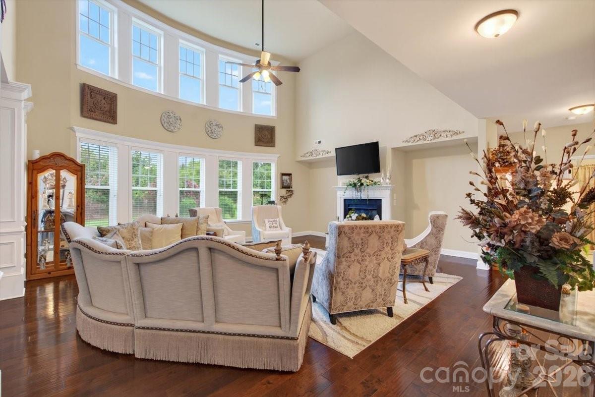 10515 Sweethaven Lane Property Photo 15