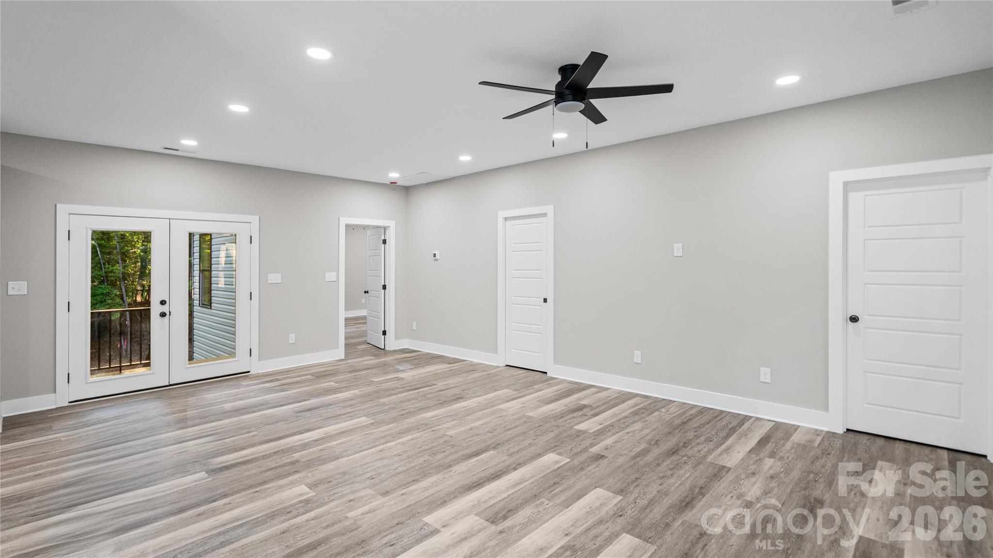 644 Roxboro Drive Property Photo 6