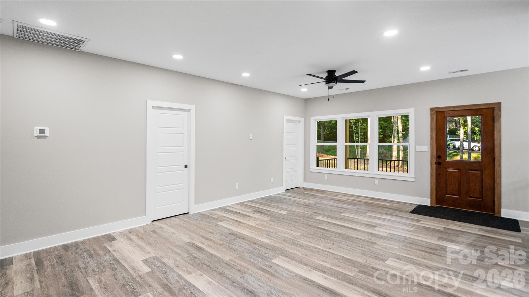 644 Roxboro Drive Property Photo 8