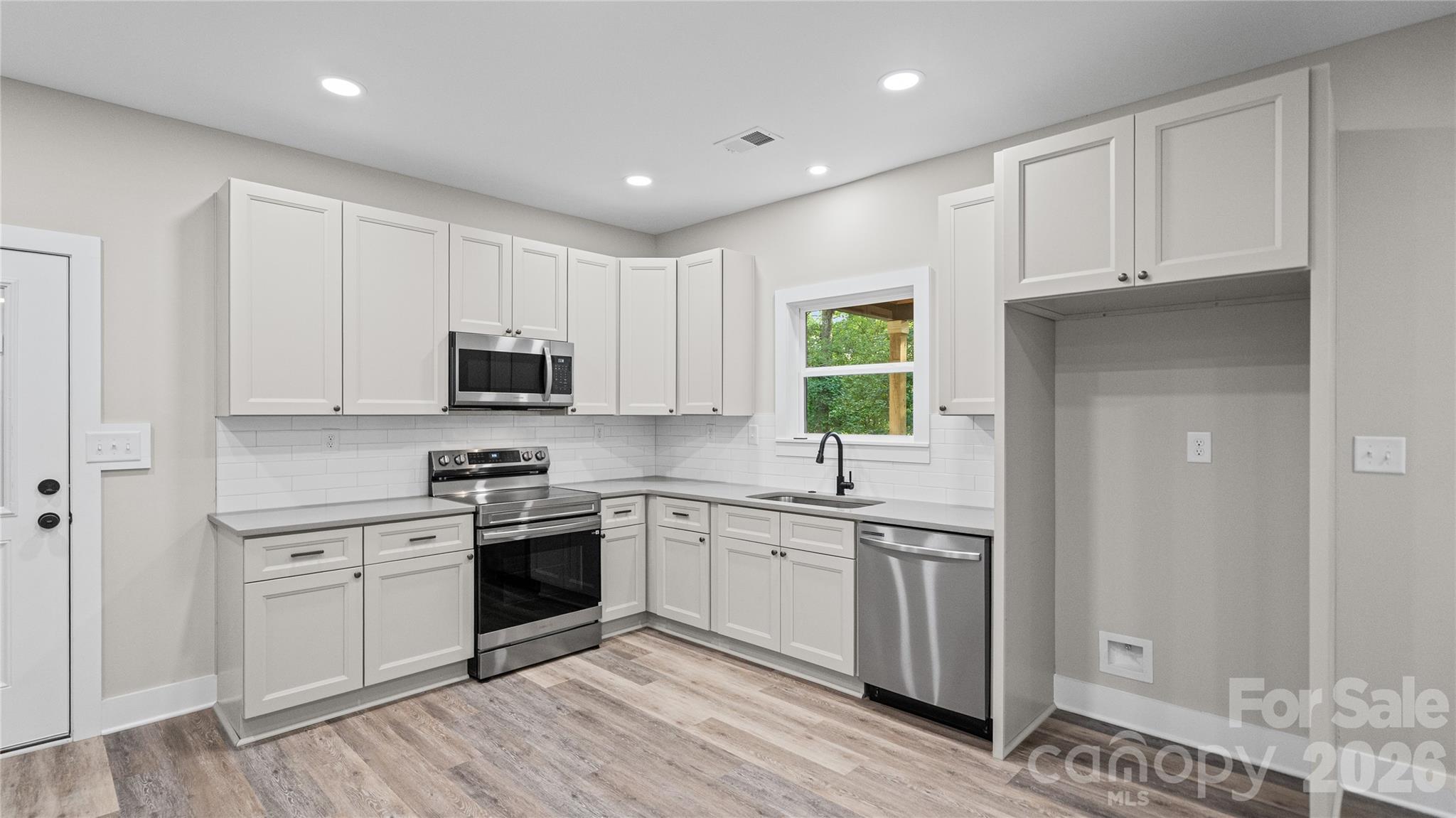 644 Roxboro Drive Property Photo 13