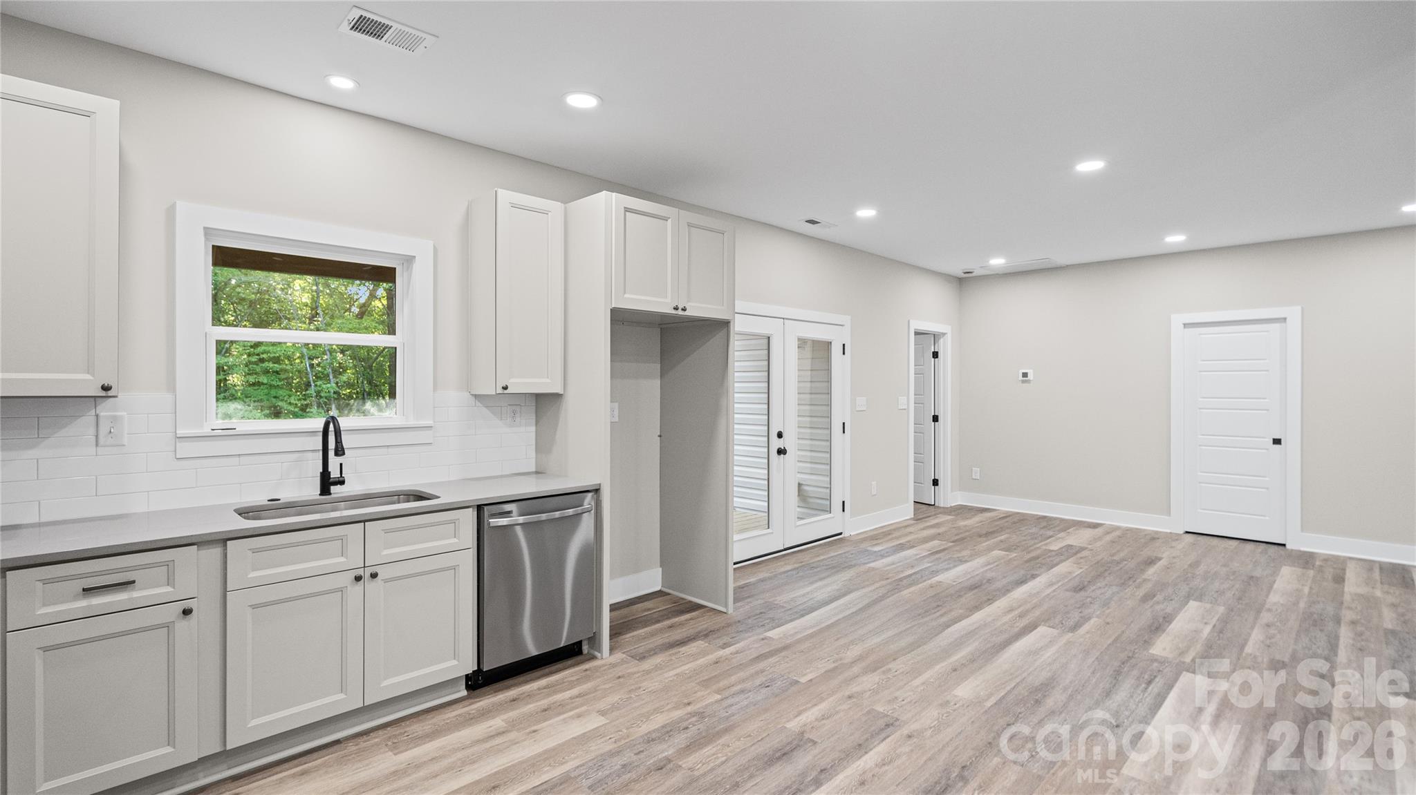 644 Roxboro Drive Property Photo 14