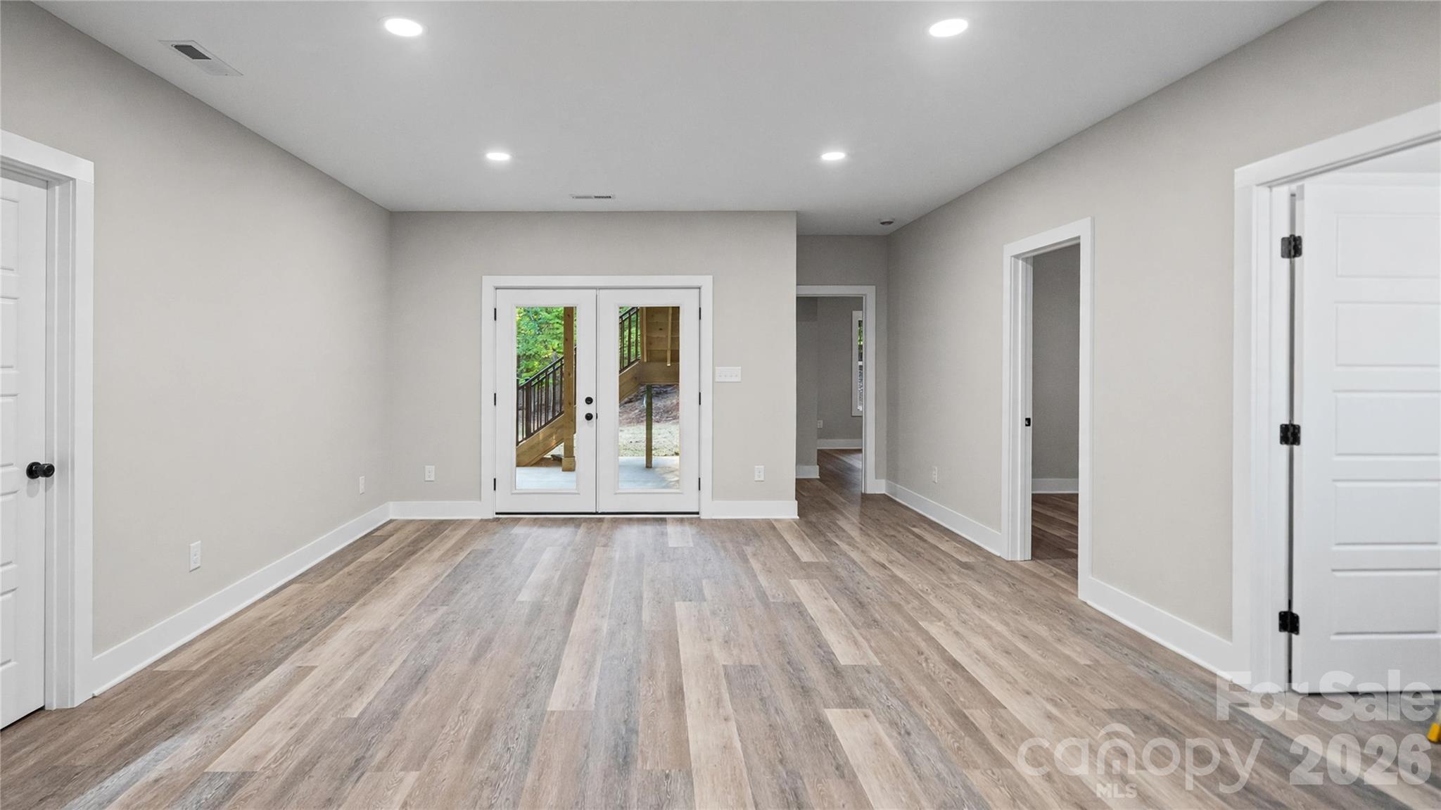 644 Roxboro Drive Property Photo 23