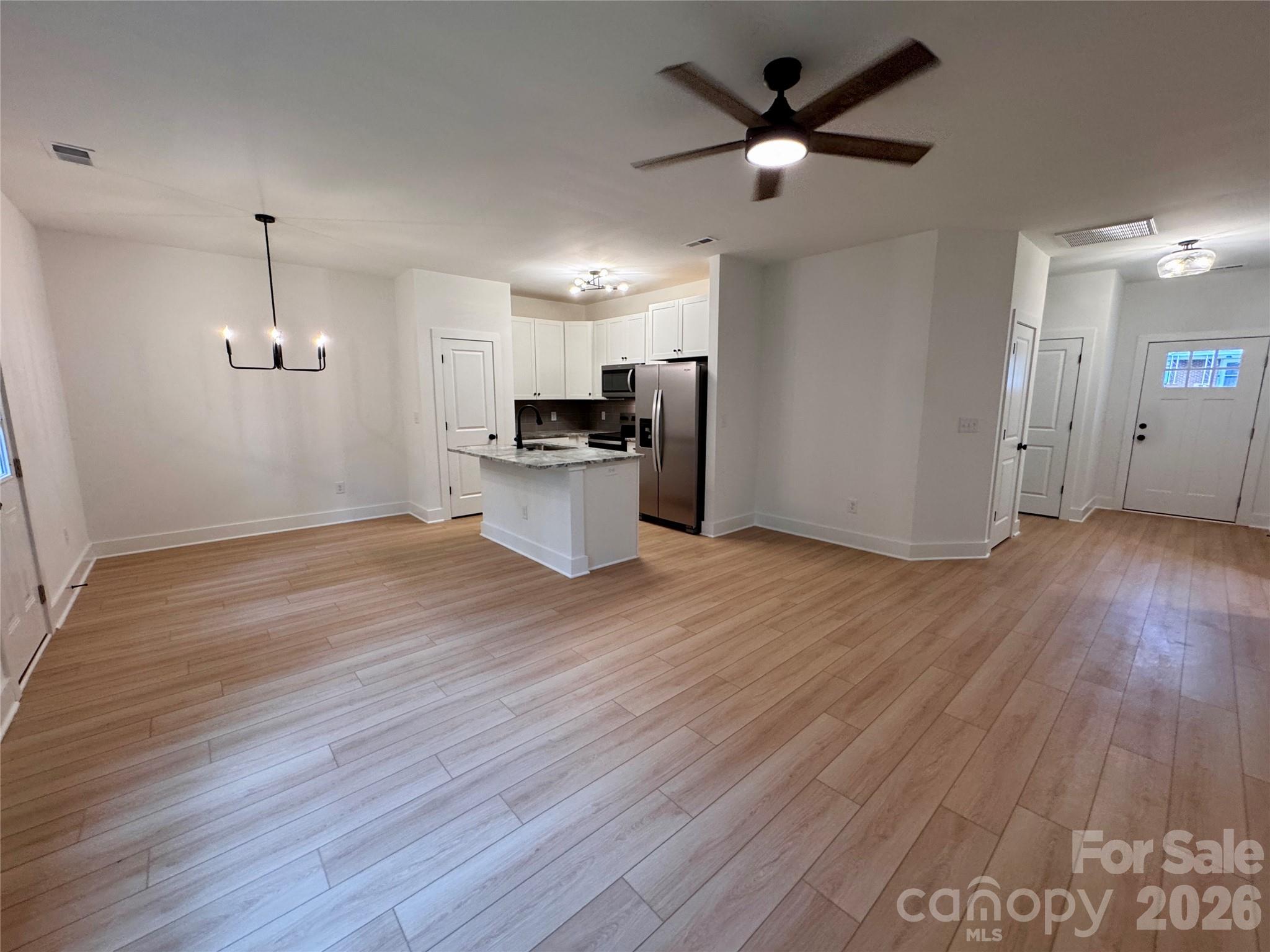 1010 John Street 4 Property Photo 7