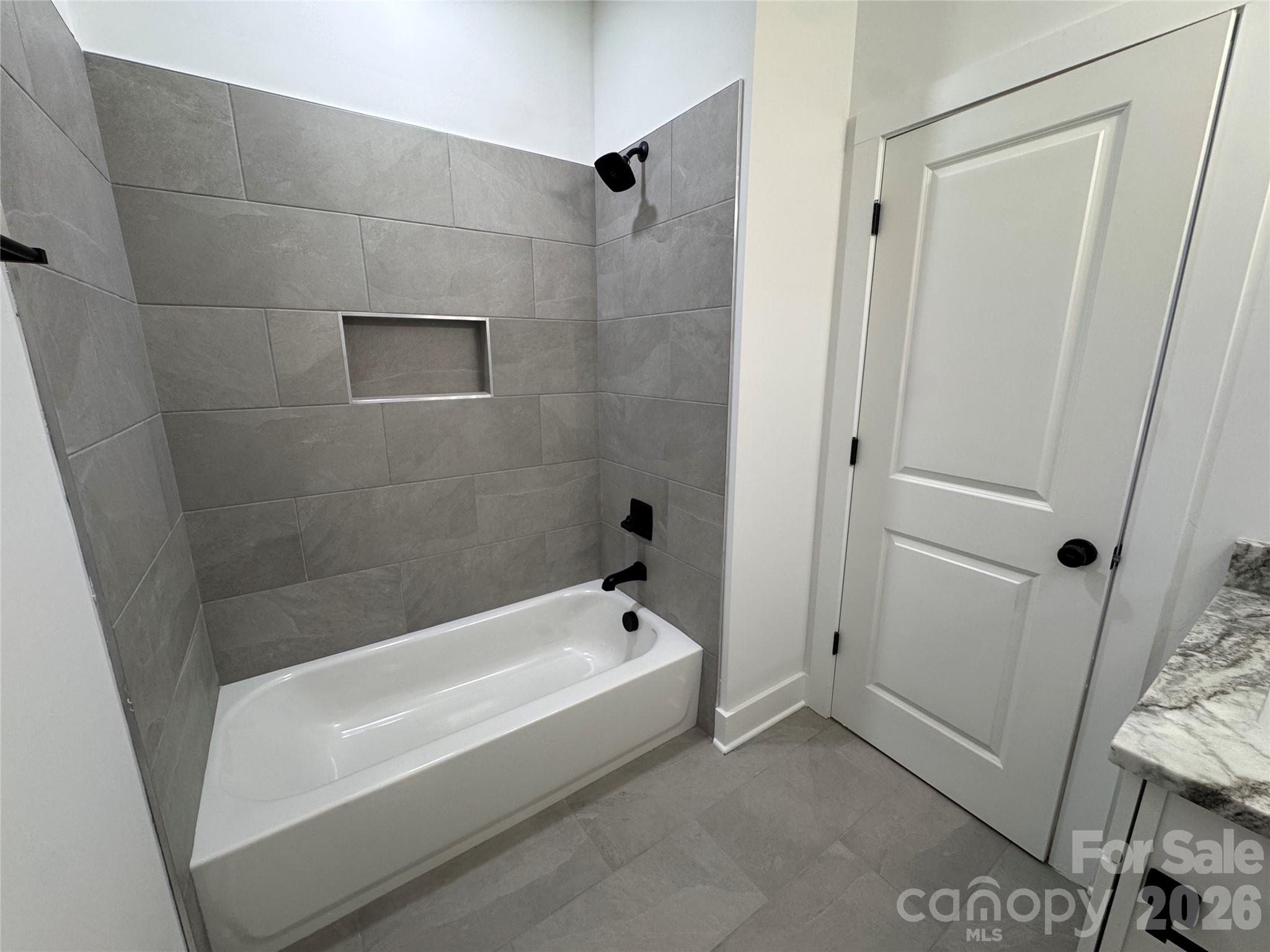 1010 John Street 4 Property Photo 12