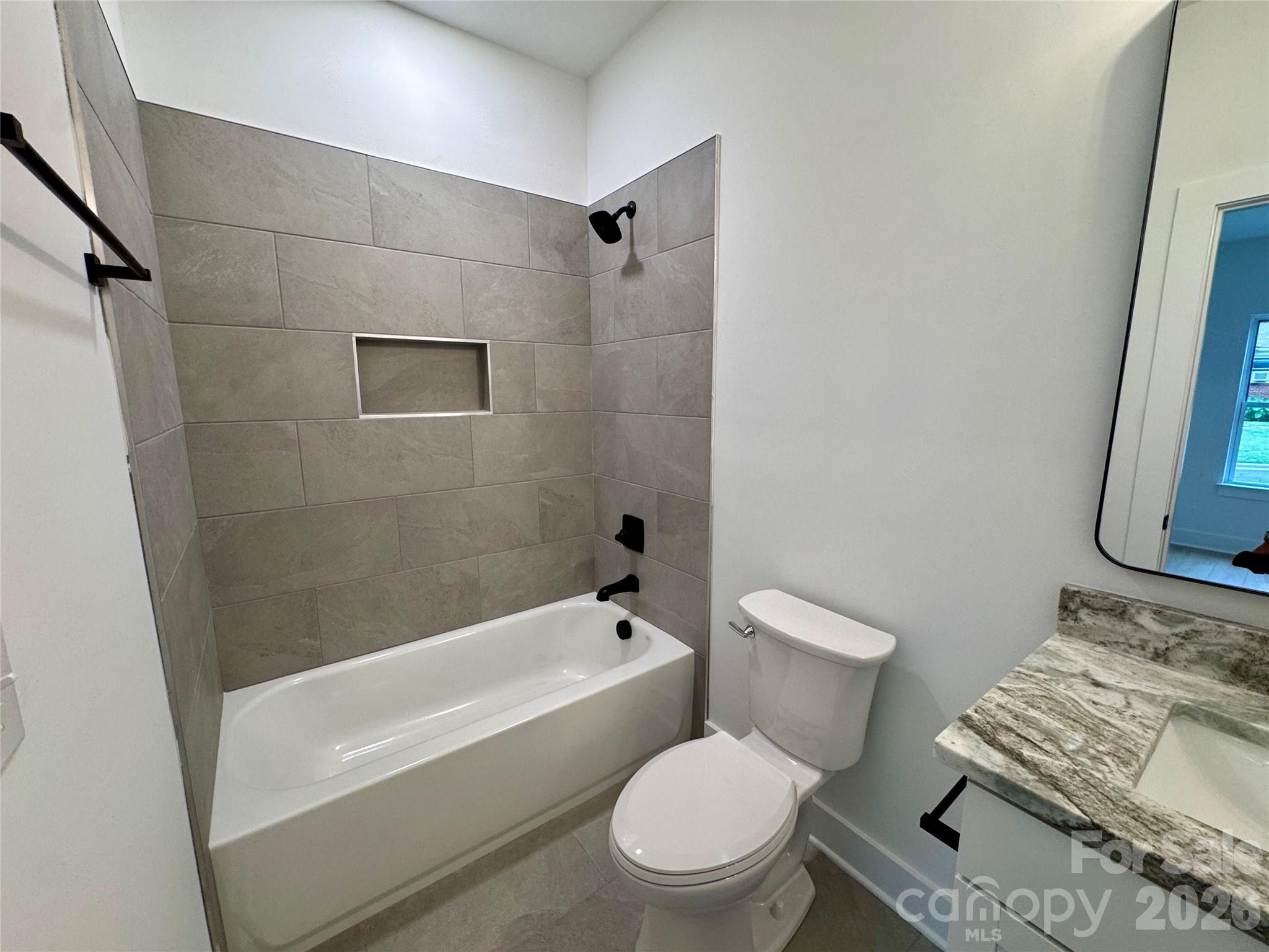 1010 John Street 4 Property Photo 16