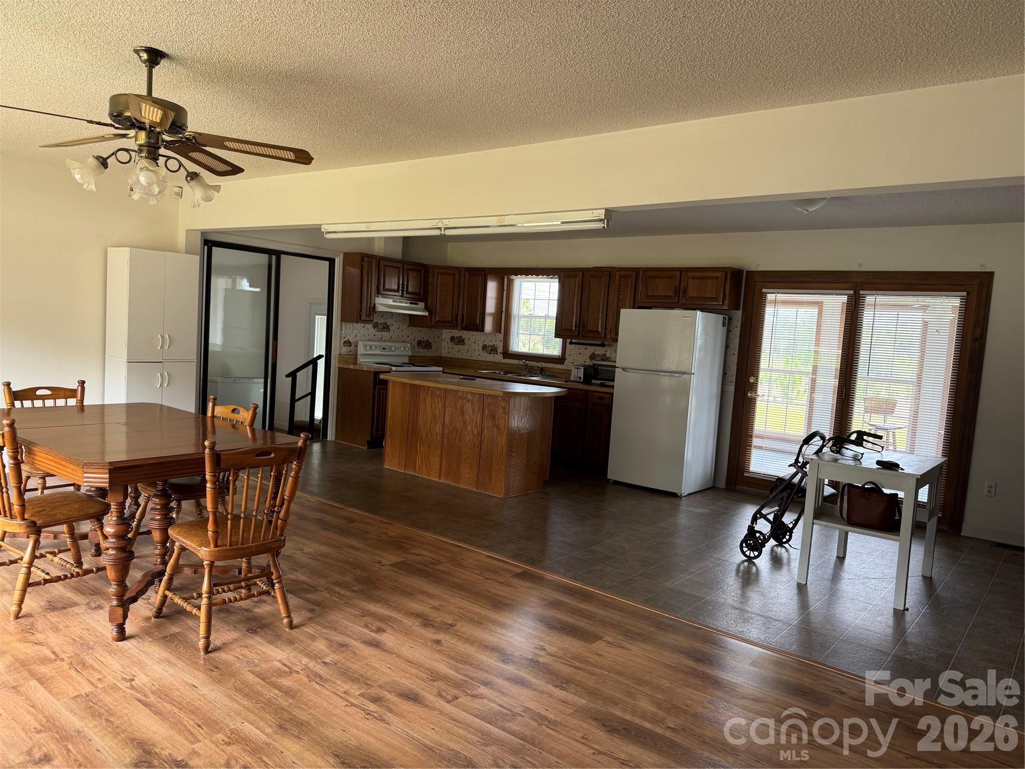 2401 Woodward Mill Road Property Photo 5