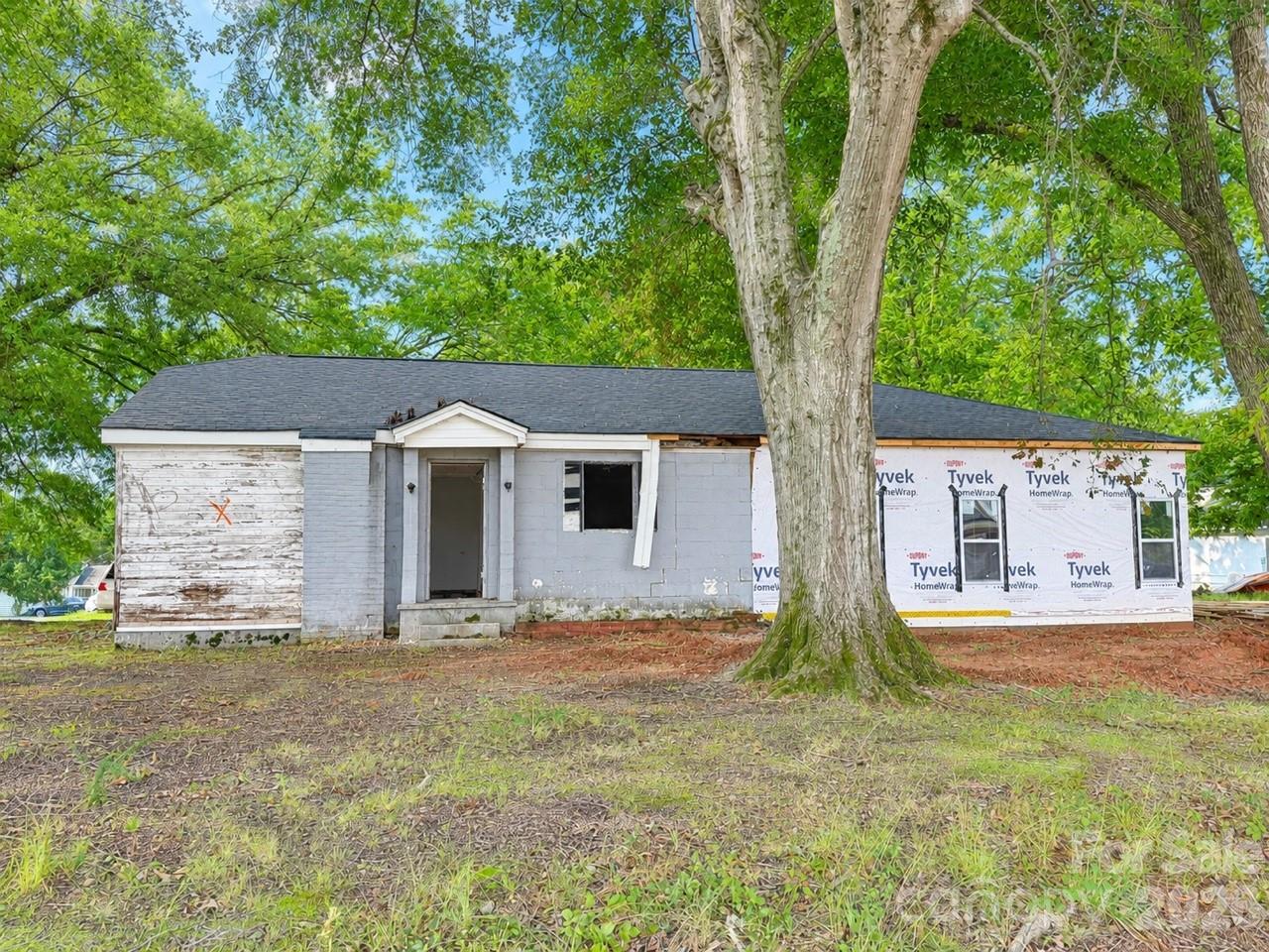 111 Churchill Drive Property Photo 1