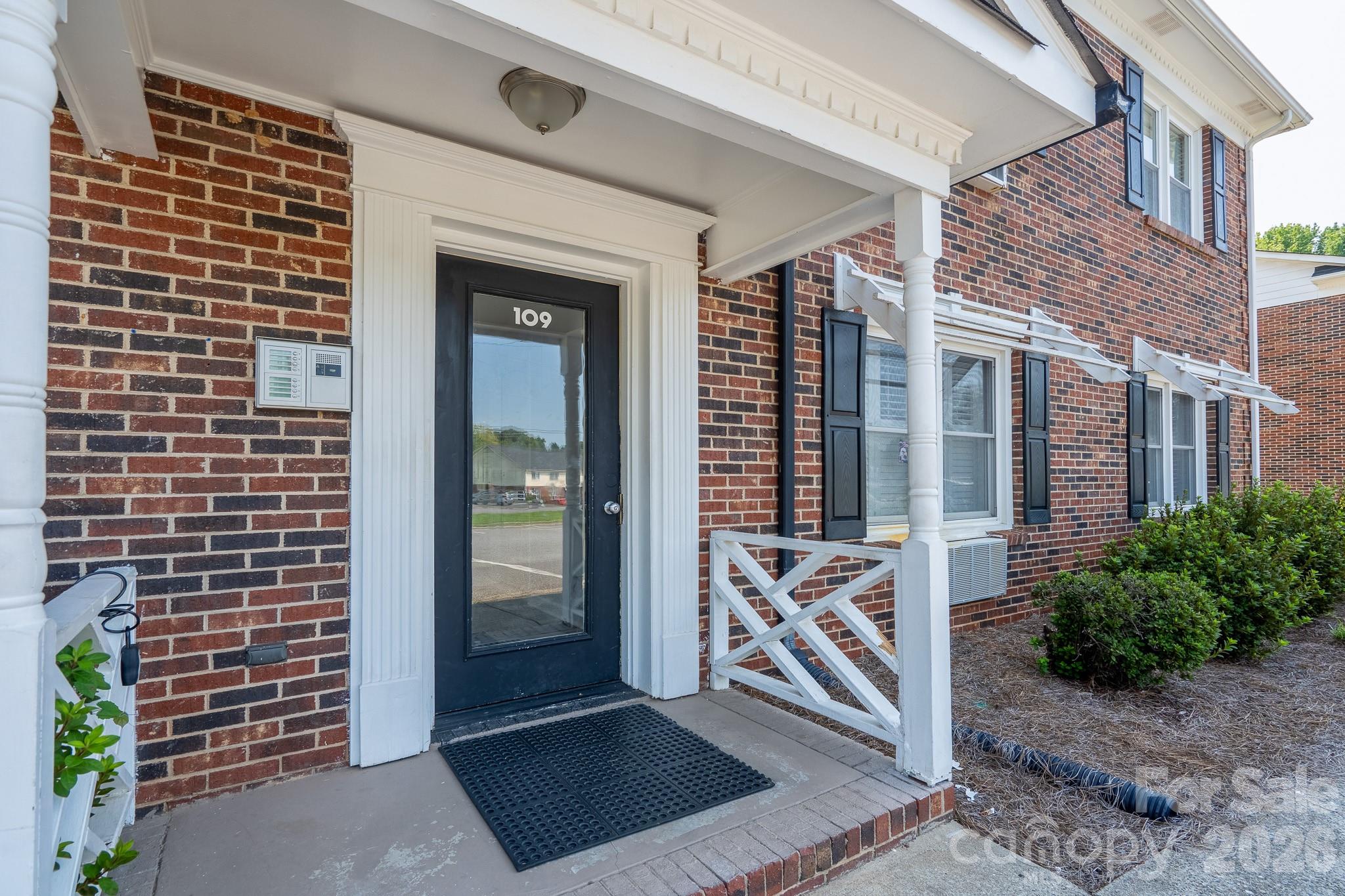 109 Stroupe Road E Property Photo 1