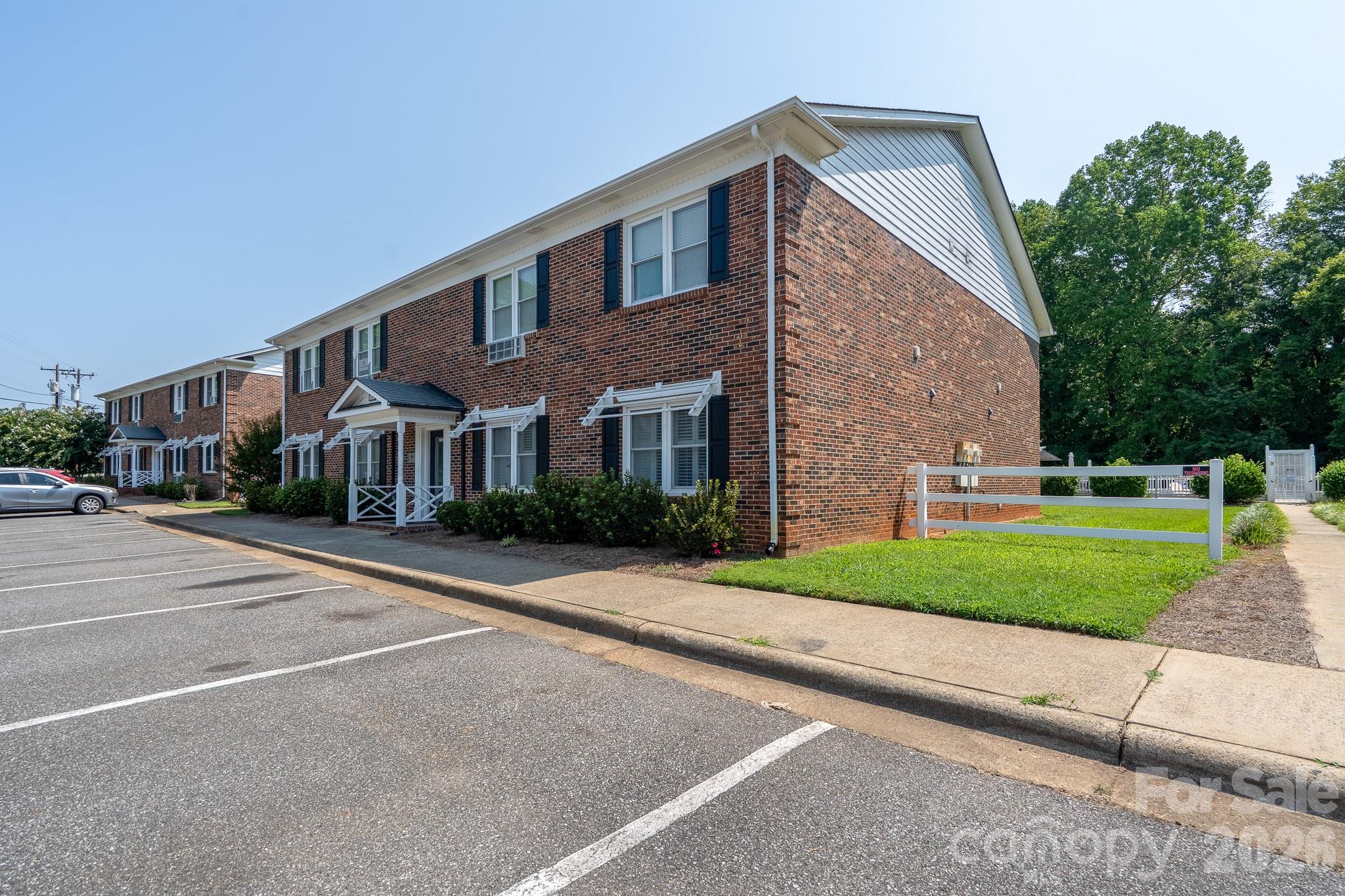 109 Stroupe Road E Property Photo 22