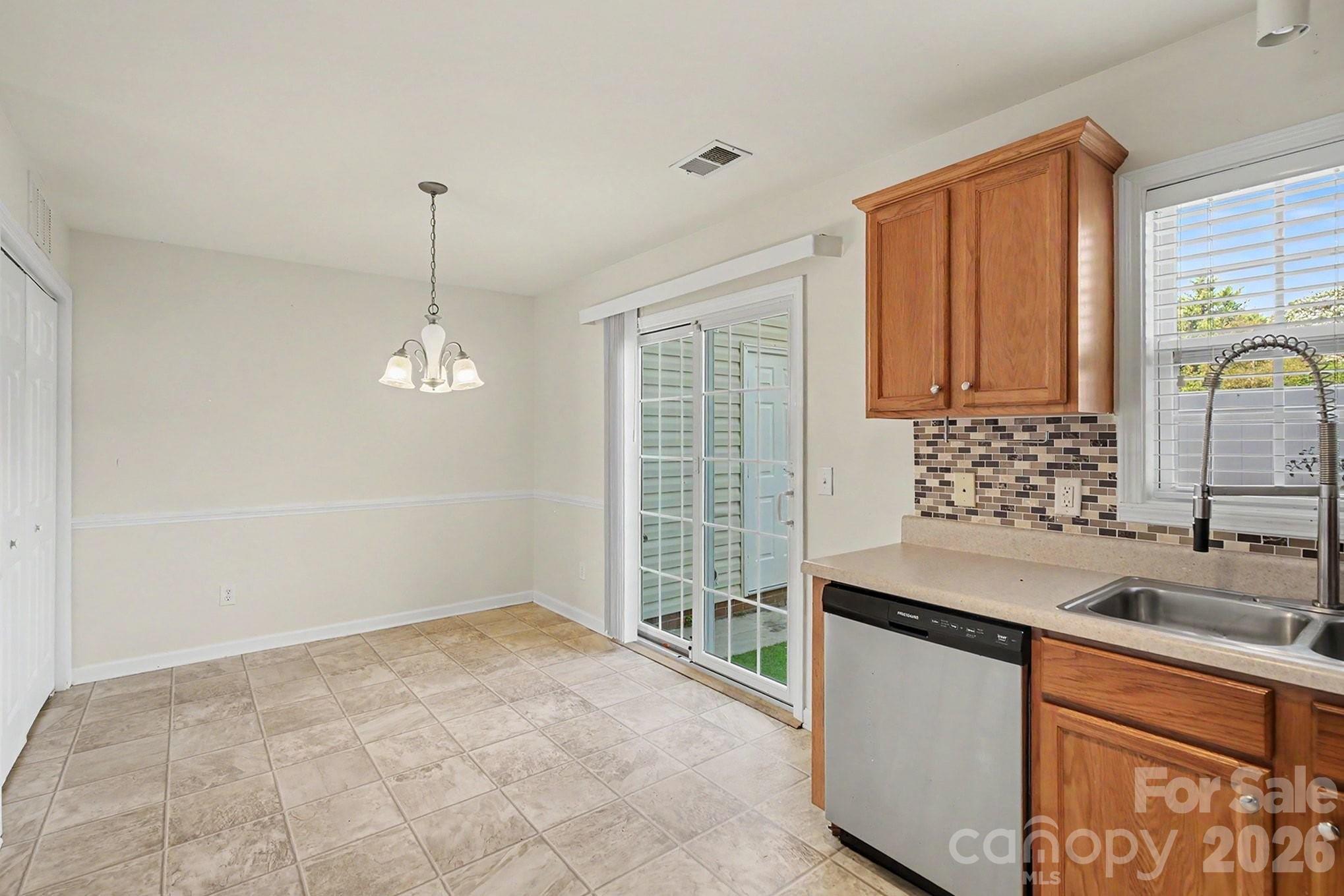 3707 Spanish Peak Drive Property Photo 13