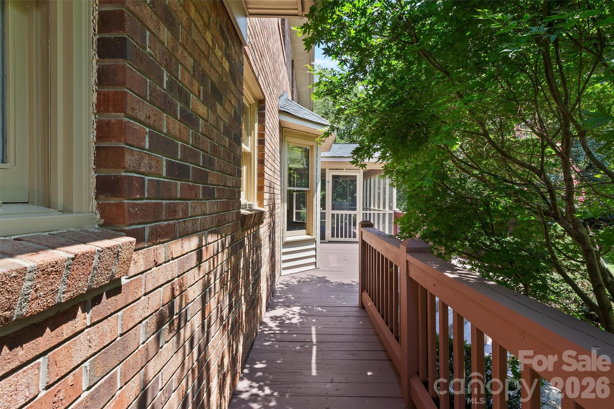 8601 Middleton Circle Property Photo 4