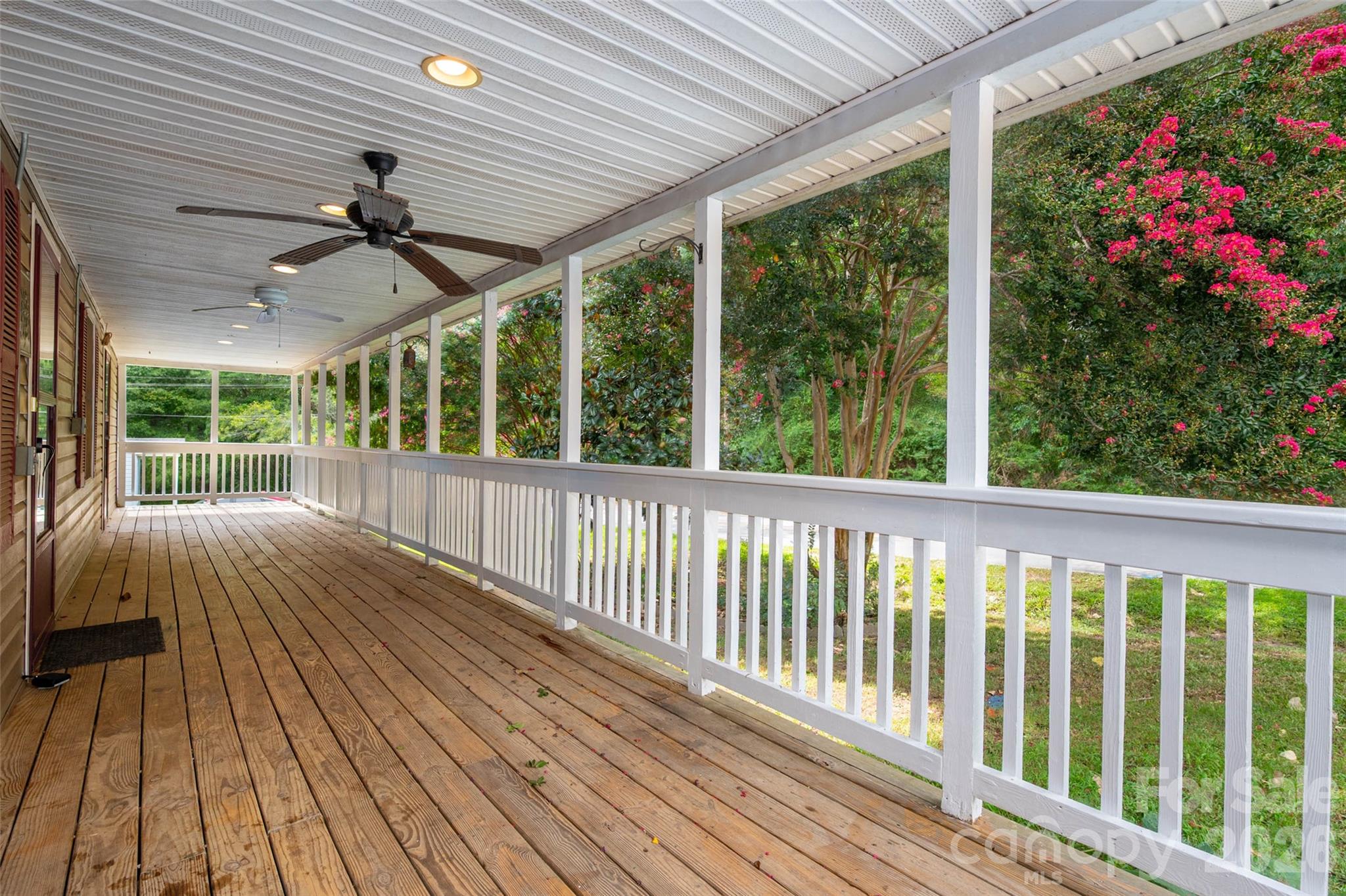 1124 Threatt Street Property Photo 1