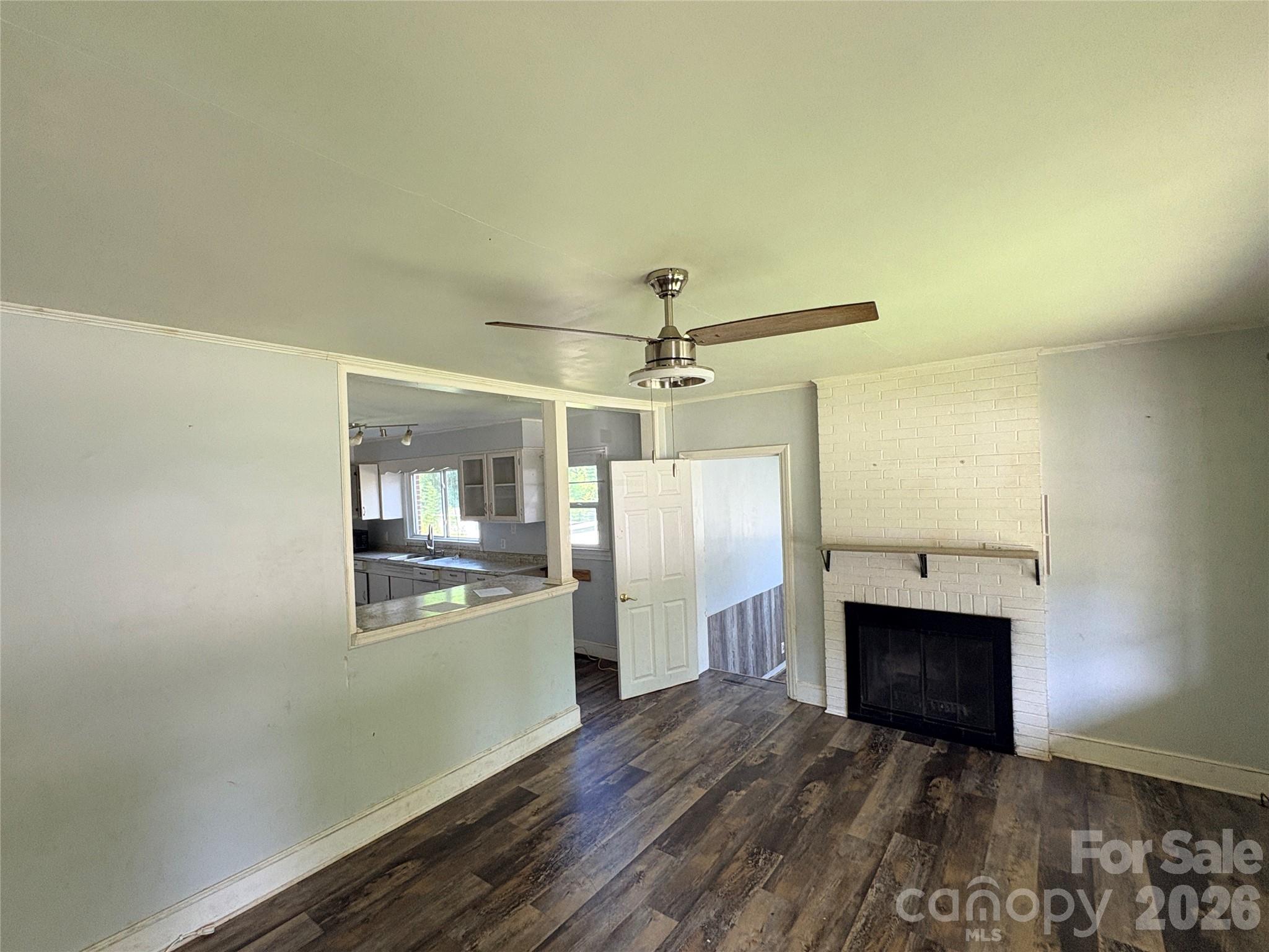 711 Arthur Boulevard Property Photo 2