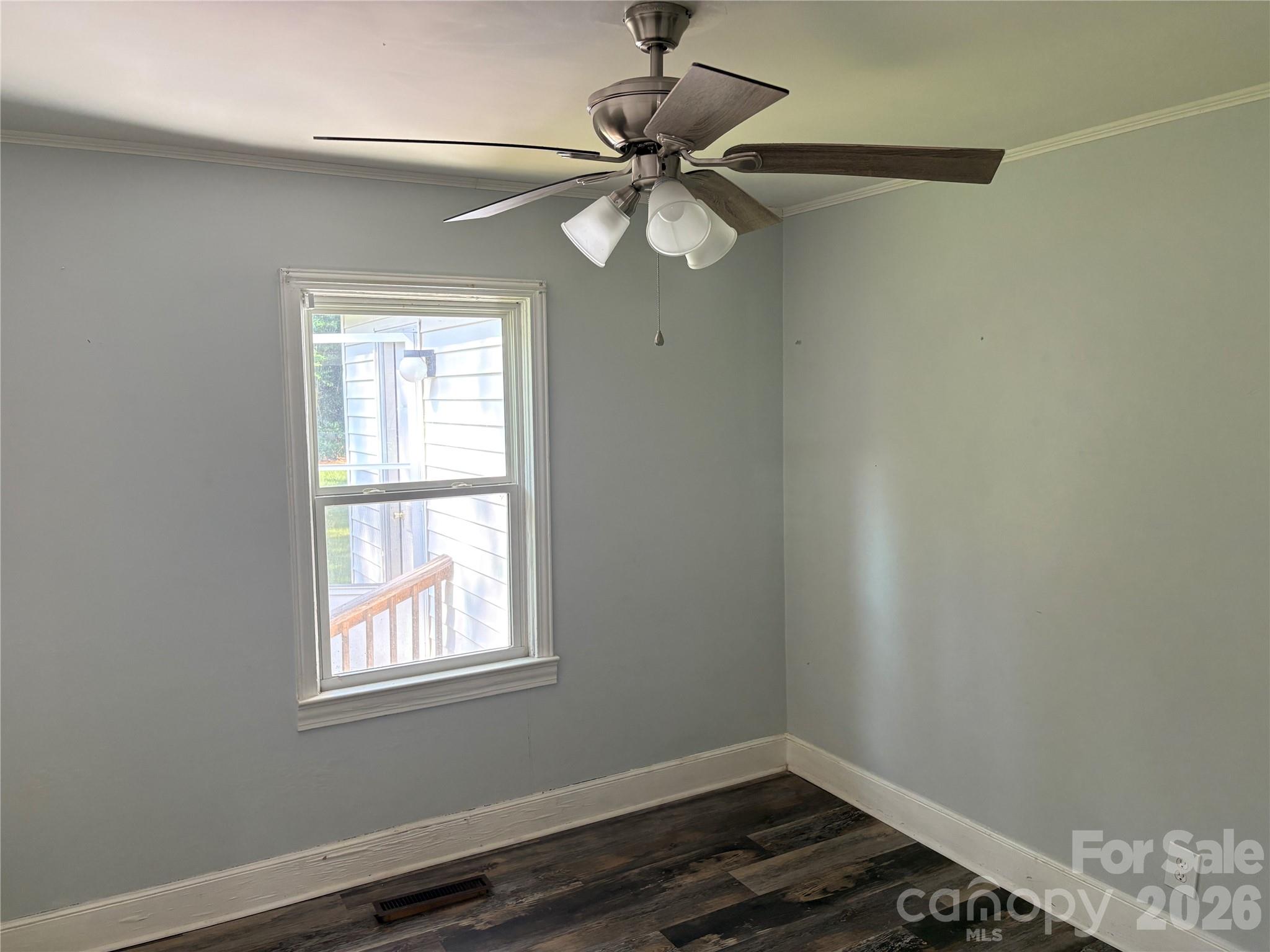 711 Arthur Boulevard Property Photo 8