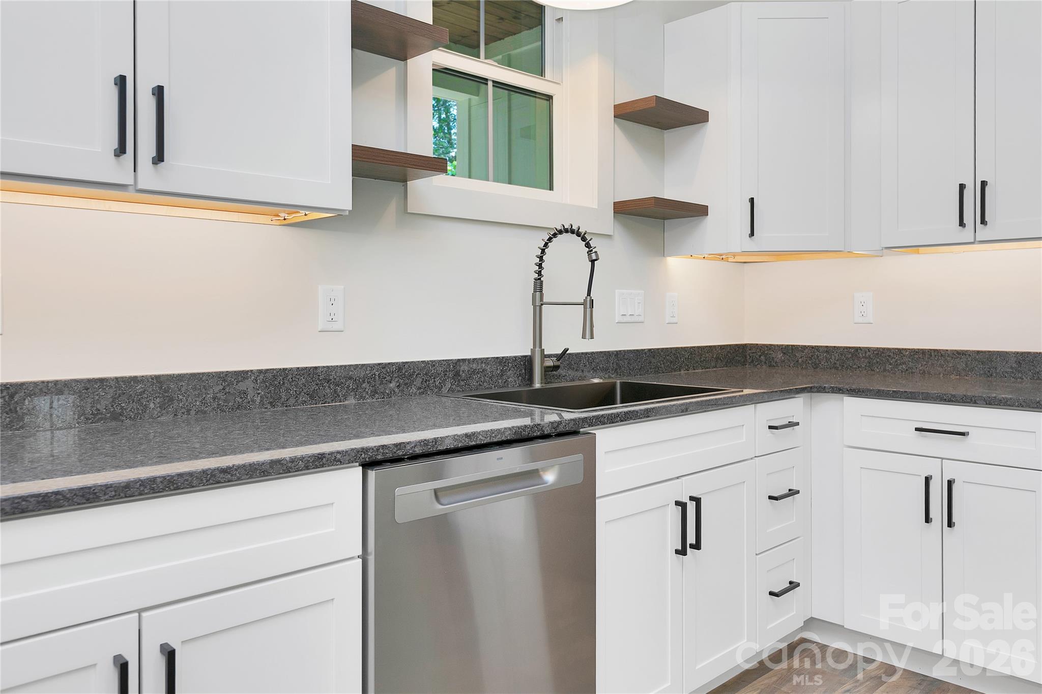 146 Cliff Road Property Photo 16