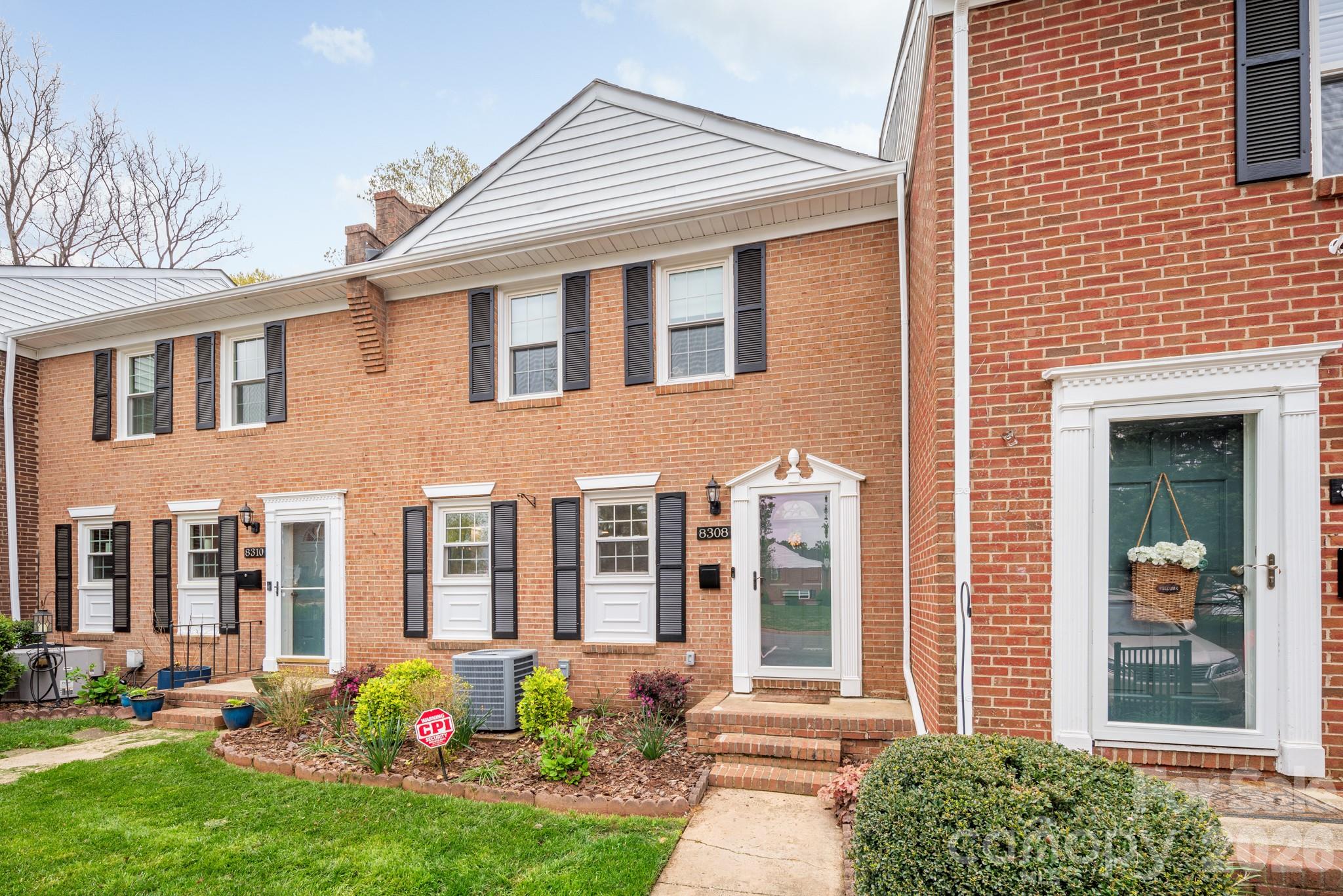 8308 Knights Bridge Road Property Photo 1