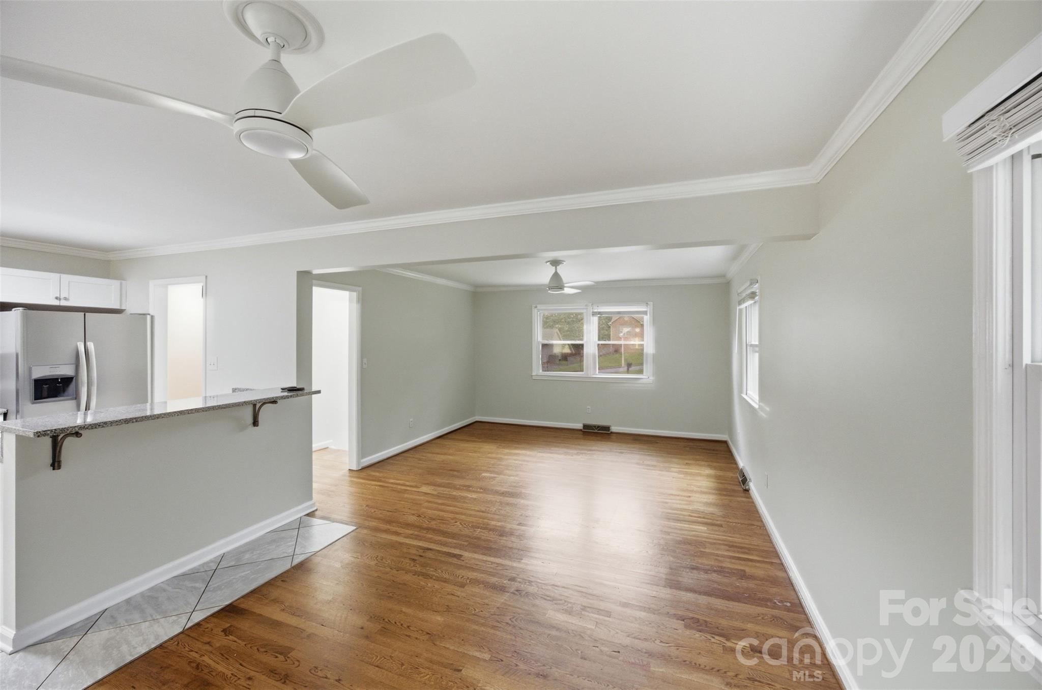 601 Groves Street Property Photo 8
