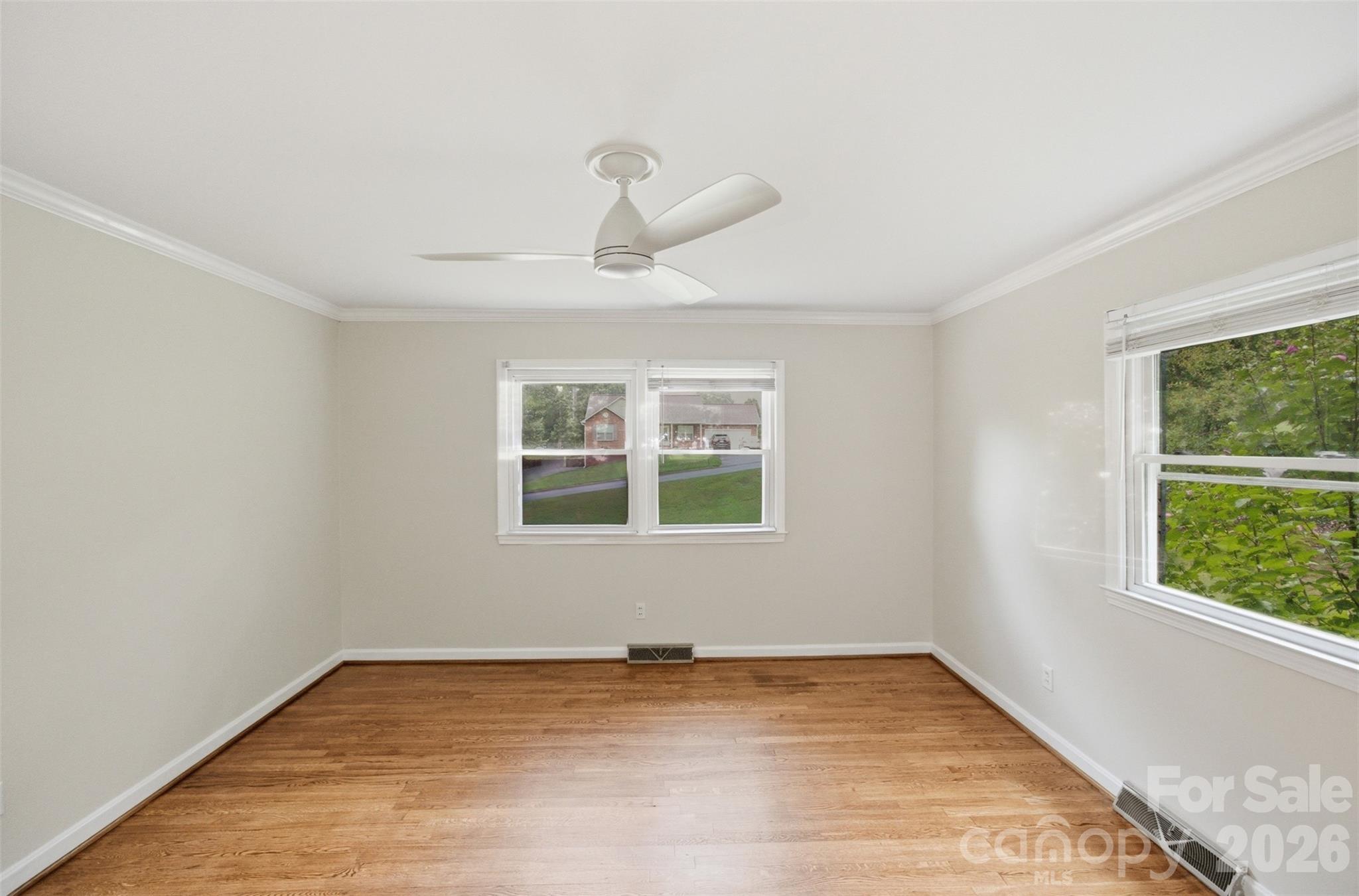 601 Groves Street Property Photo 9