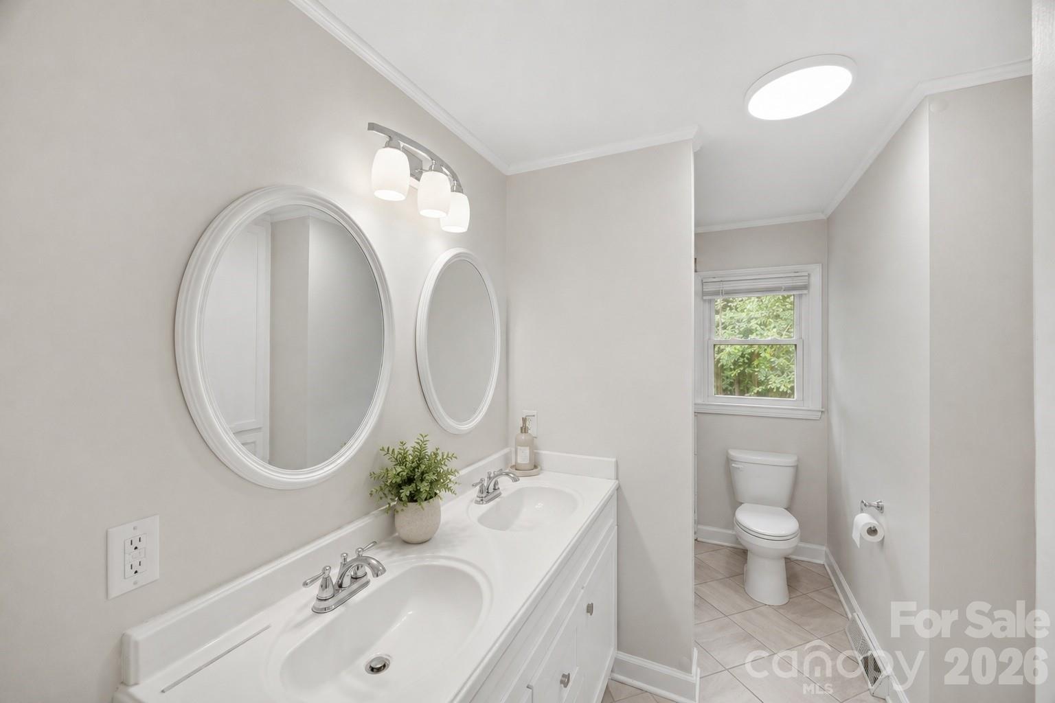 601 Groves Street Property Photo 10