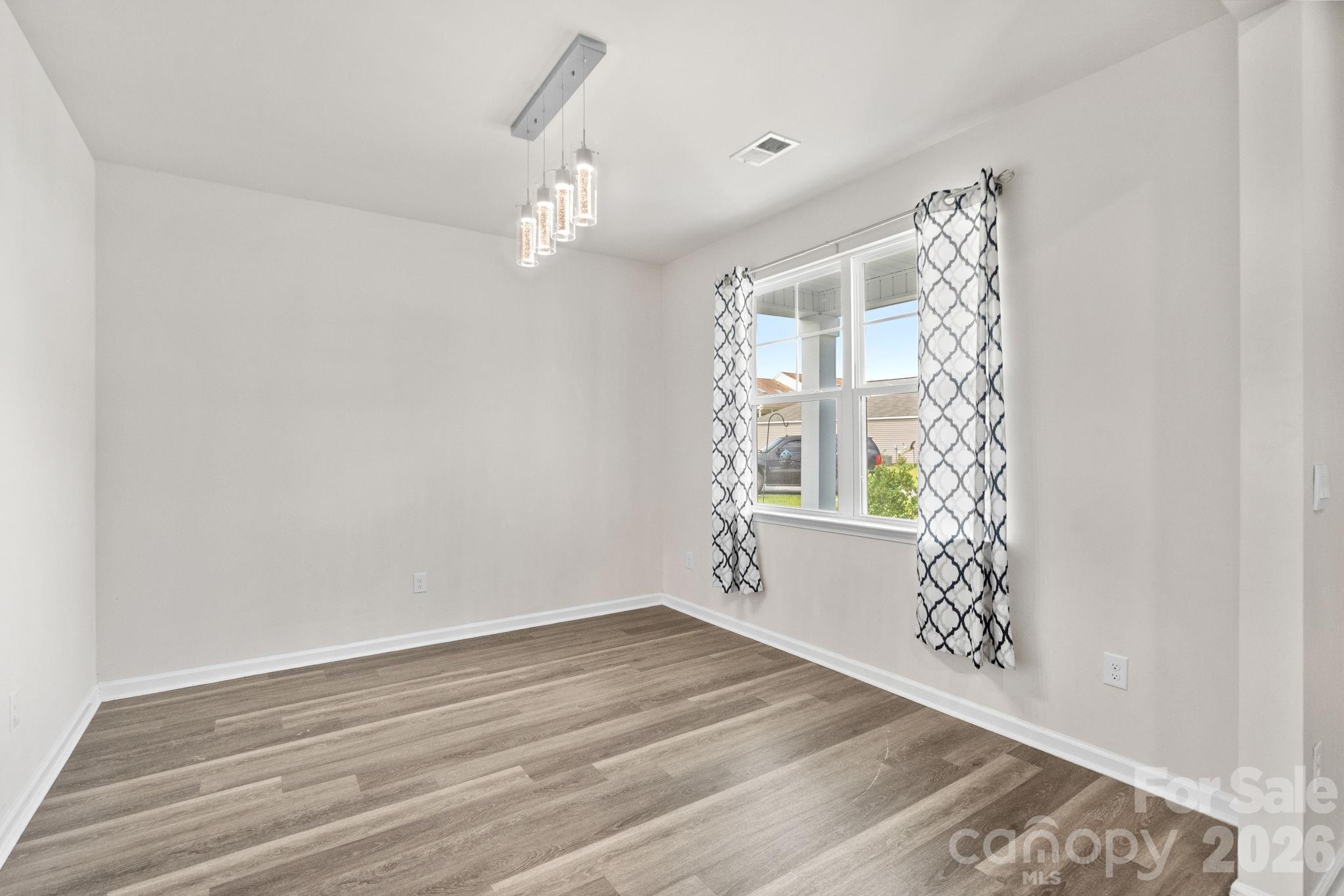 1000 Sennema Circle Property Photo 4