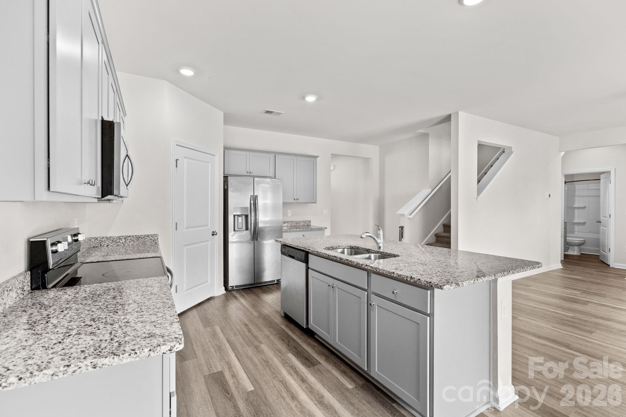 1000 Sennema Circle Property Photo 6