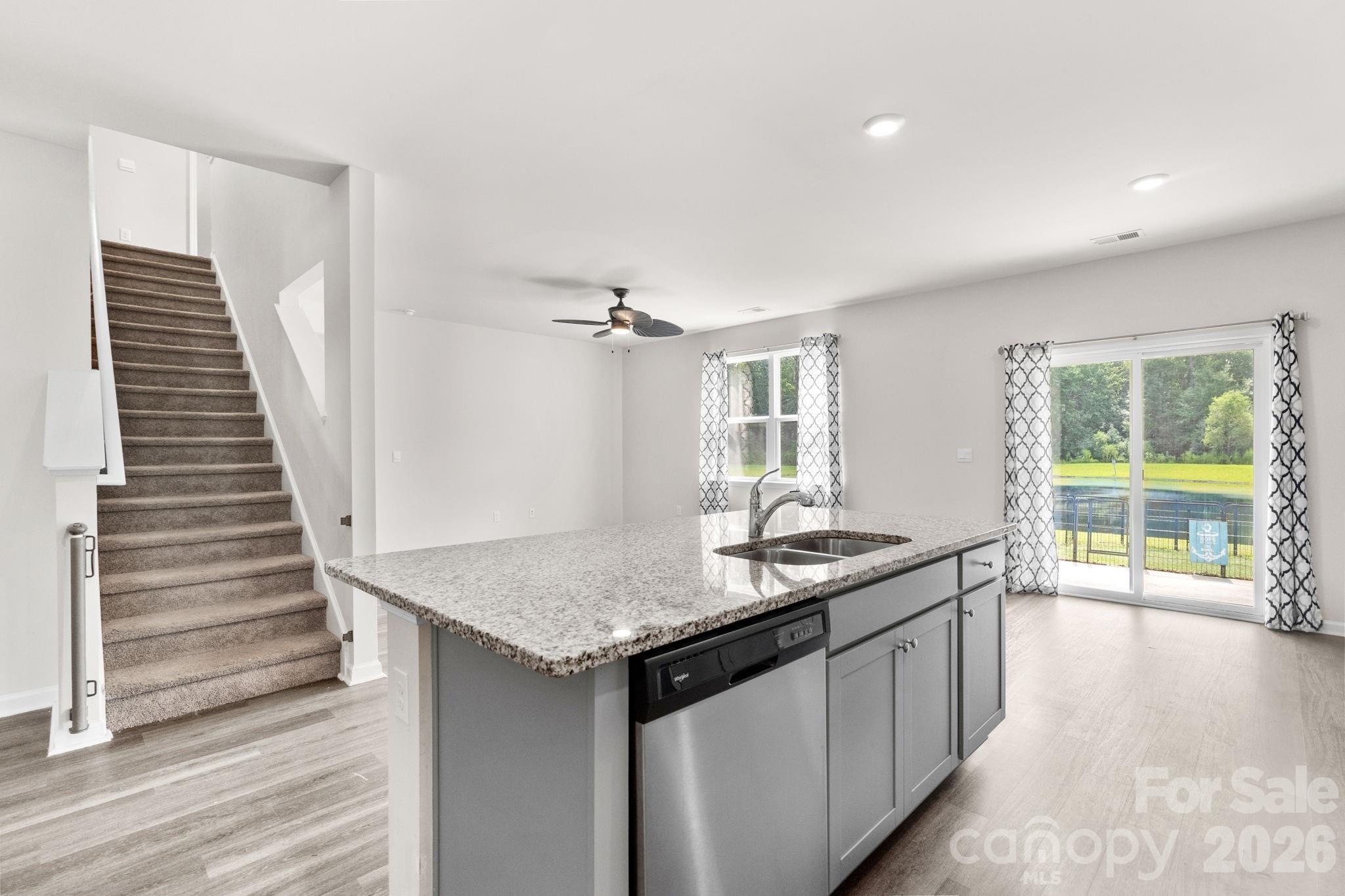 1000 Sennema Circle Property Photo 7