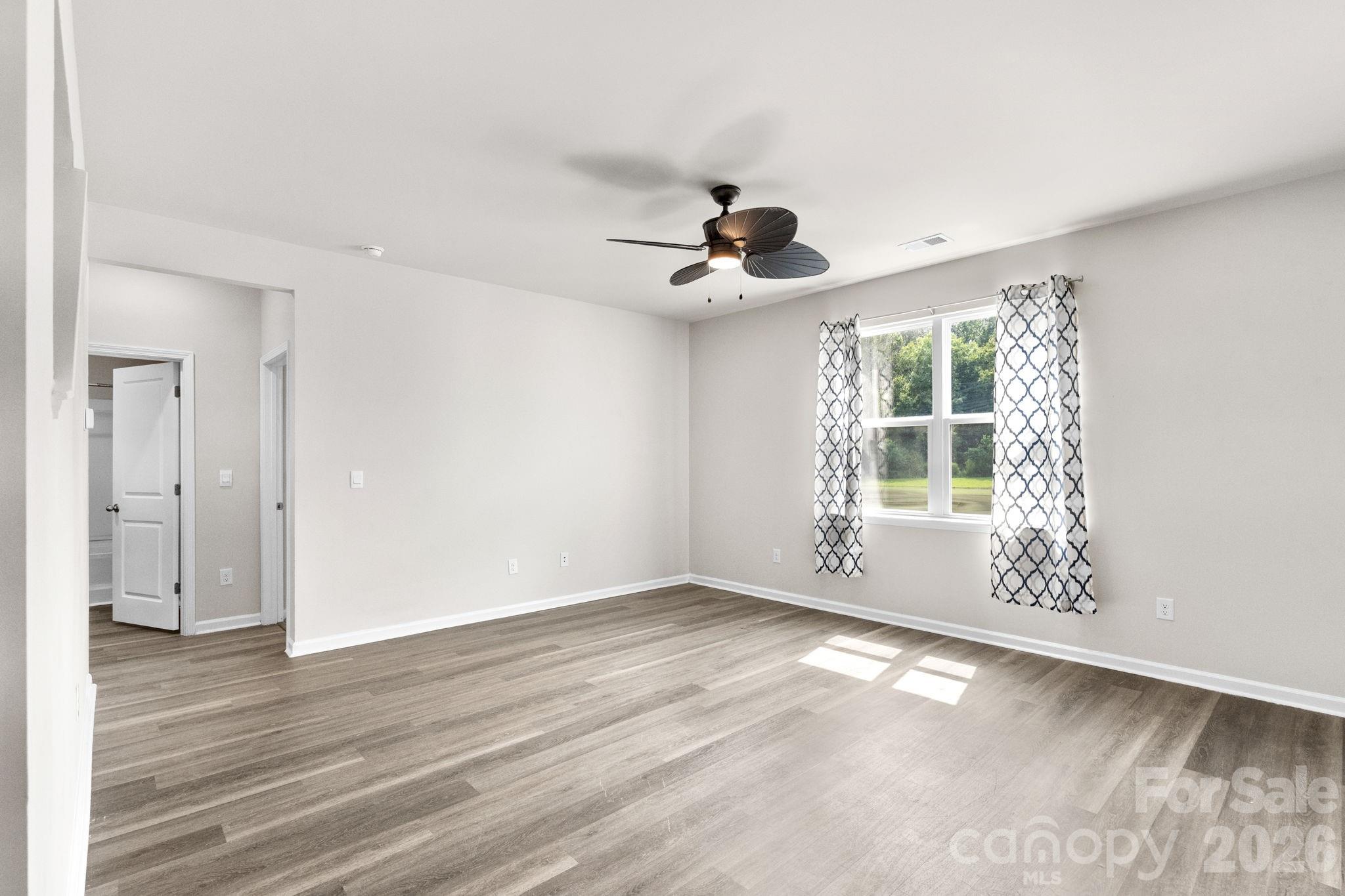 1000 Sennema Circle Property Photo 9