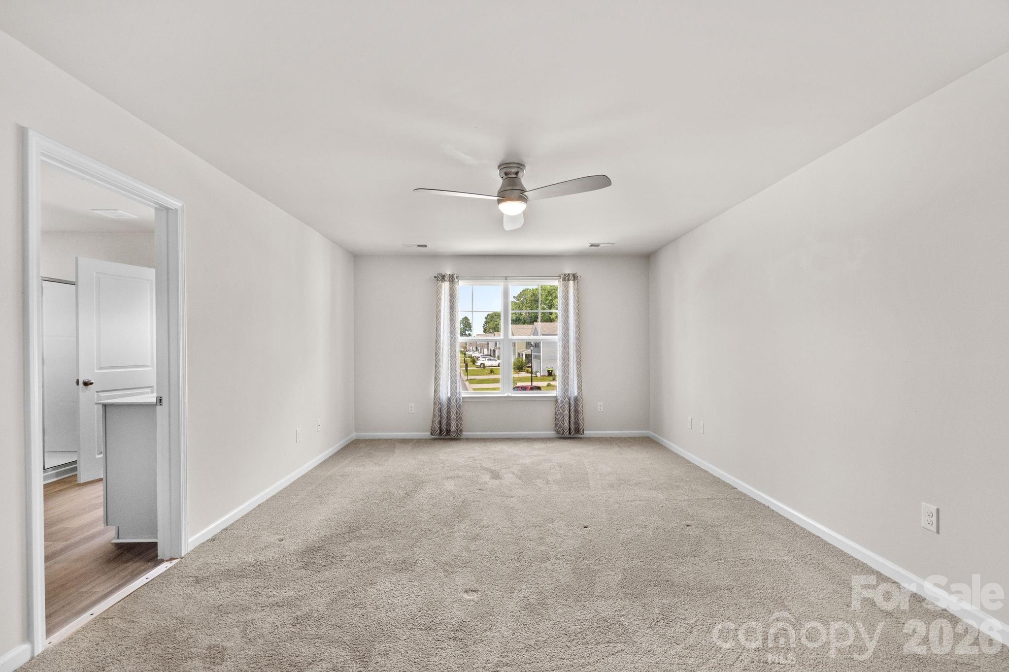 1000 Sennema Circle Property Photo 11