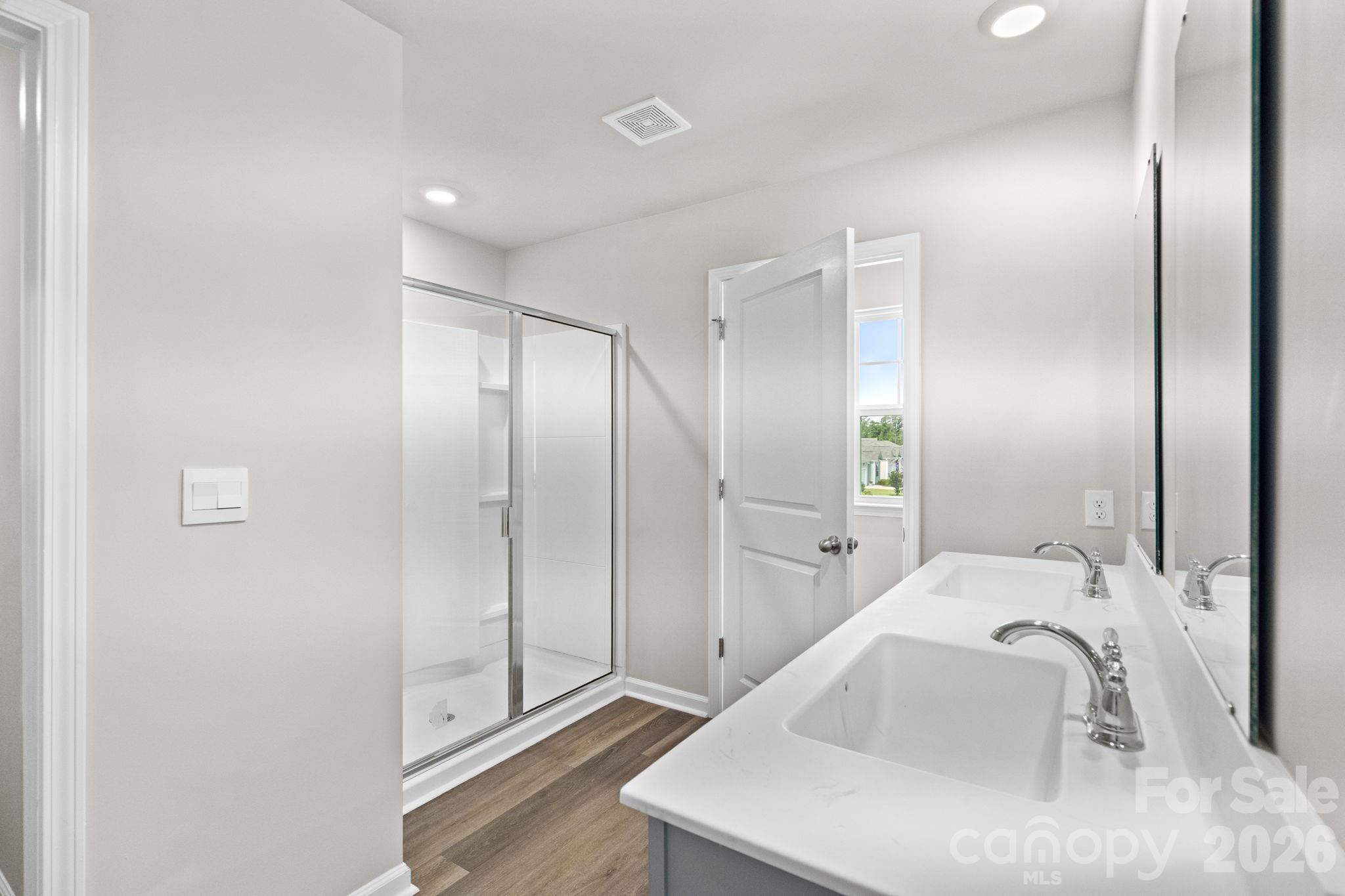 1000 Sennema Circle Property Photo 12
