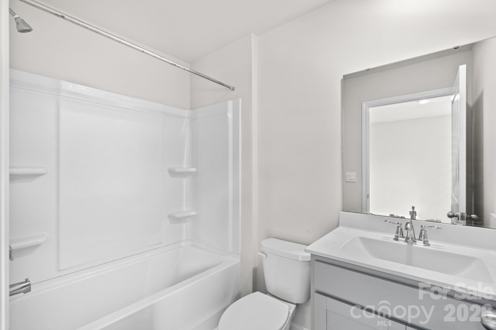 1000 Sennema Circle Property Photo 16