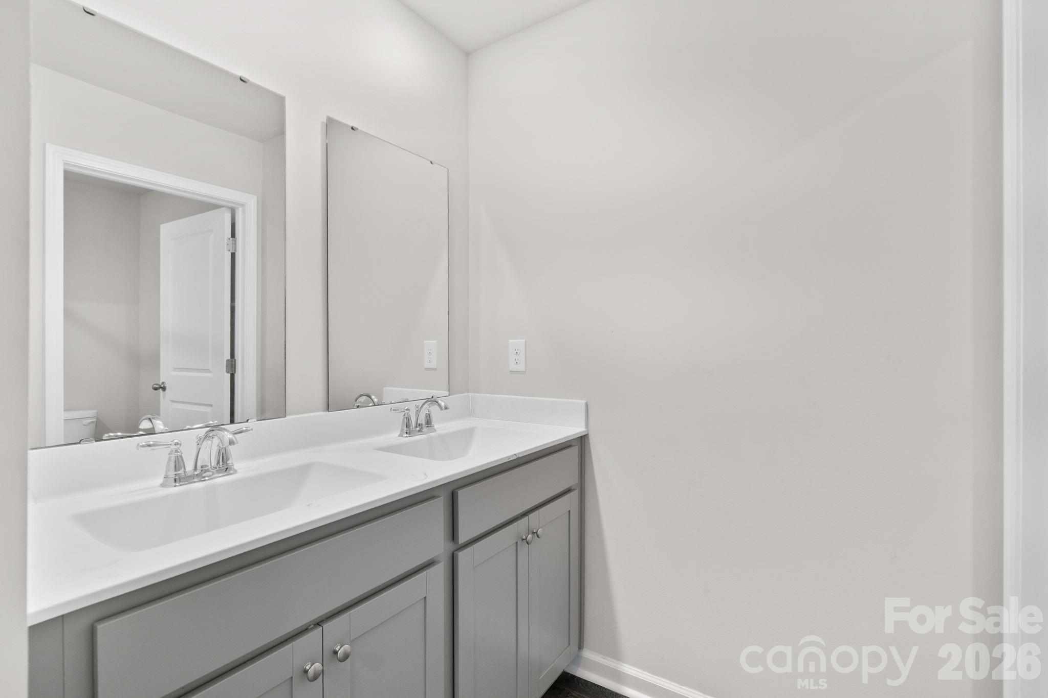 1000 Sennema Circle Property Photo 20