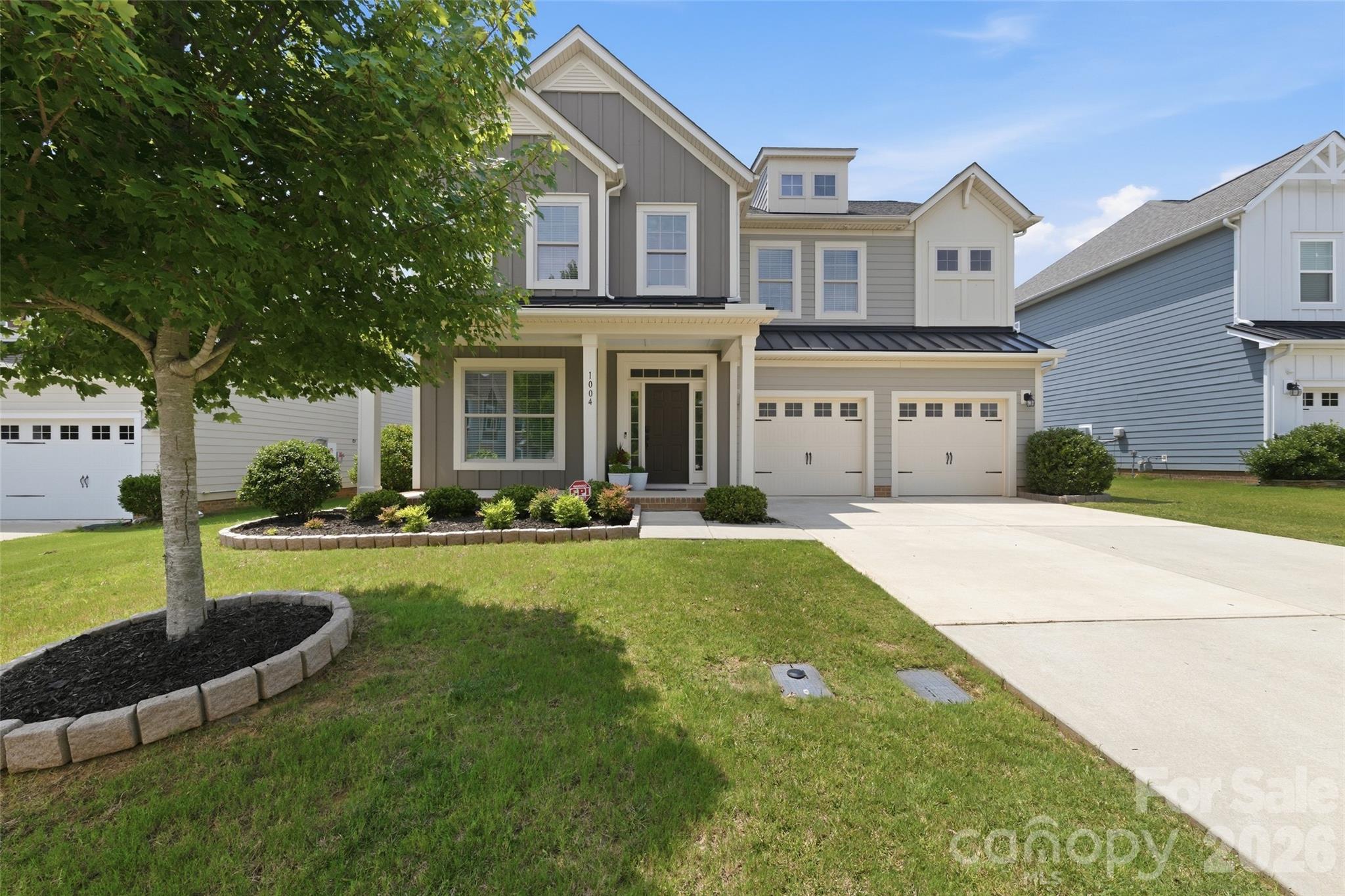 1004 Hallmark Way Property Photo 1