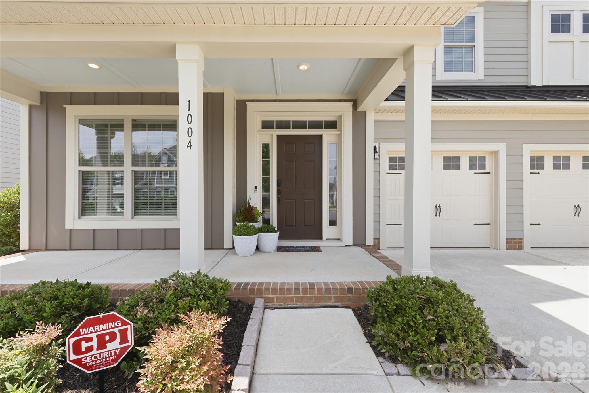 1004 Hallmark Way Property Photo 2