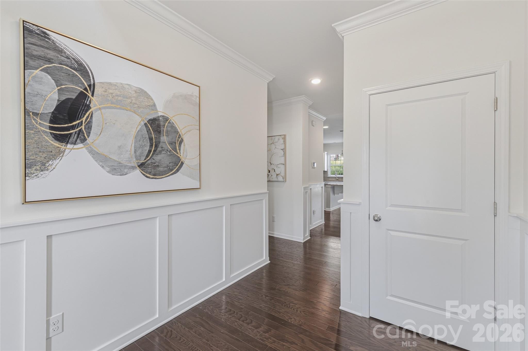 1004 Hallmark Way Property Photo 5